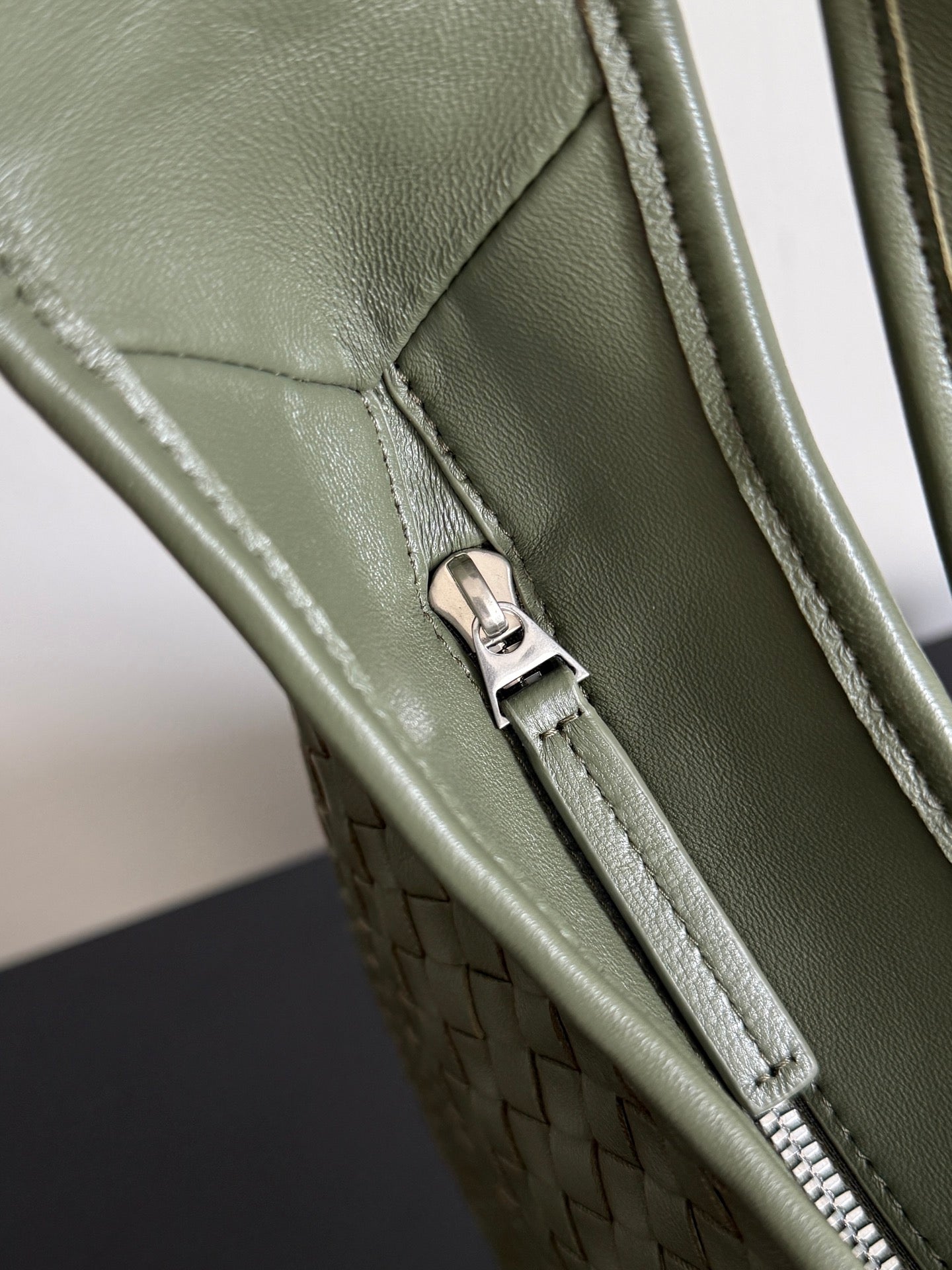 BV 25s Veneto Bag 38cm Olive Calfskin Hardware
