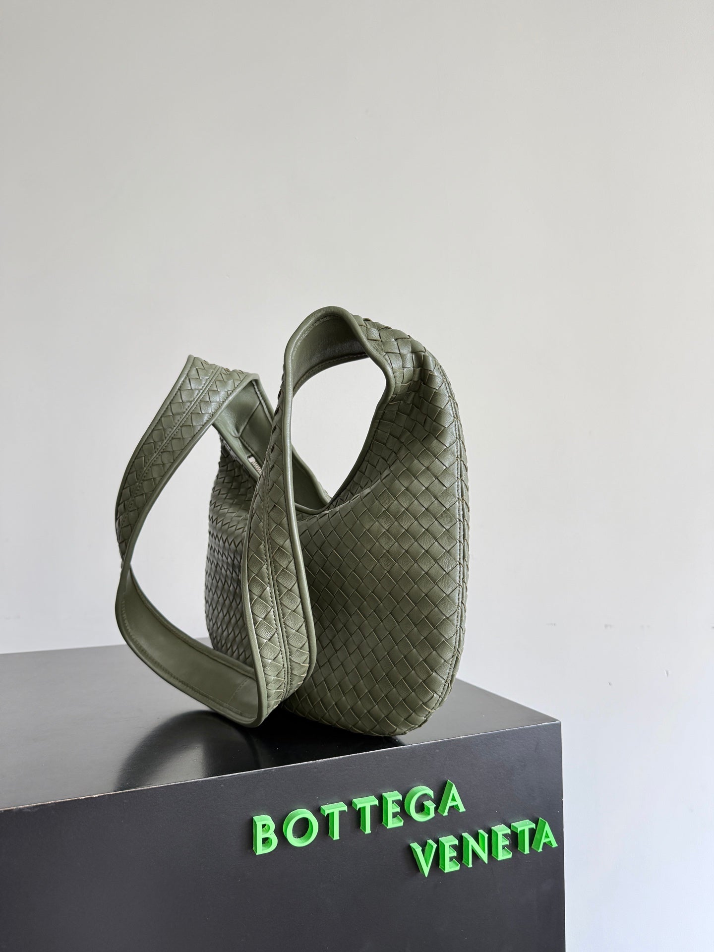 BV 25s Veneto Bag 38cm Olive Calfskin Hardware