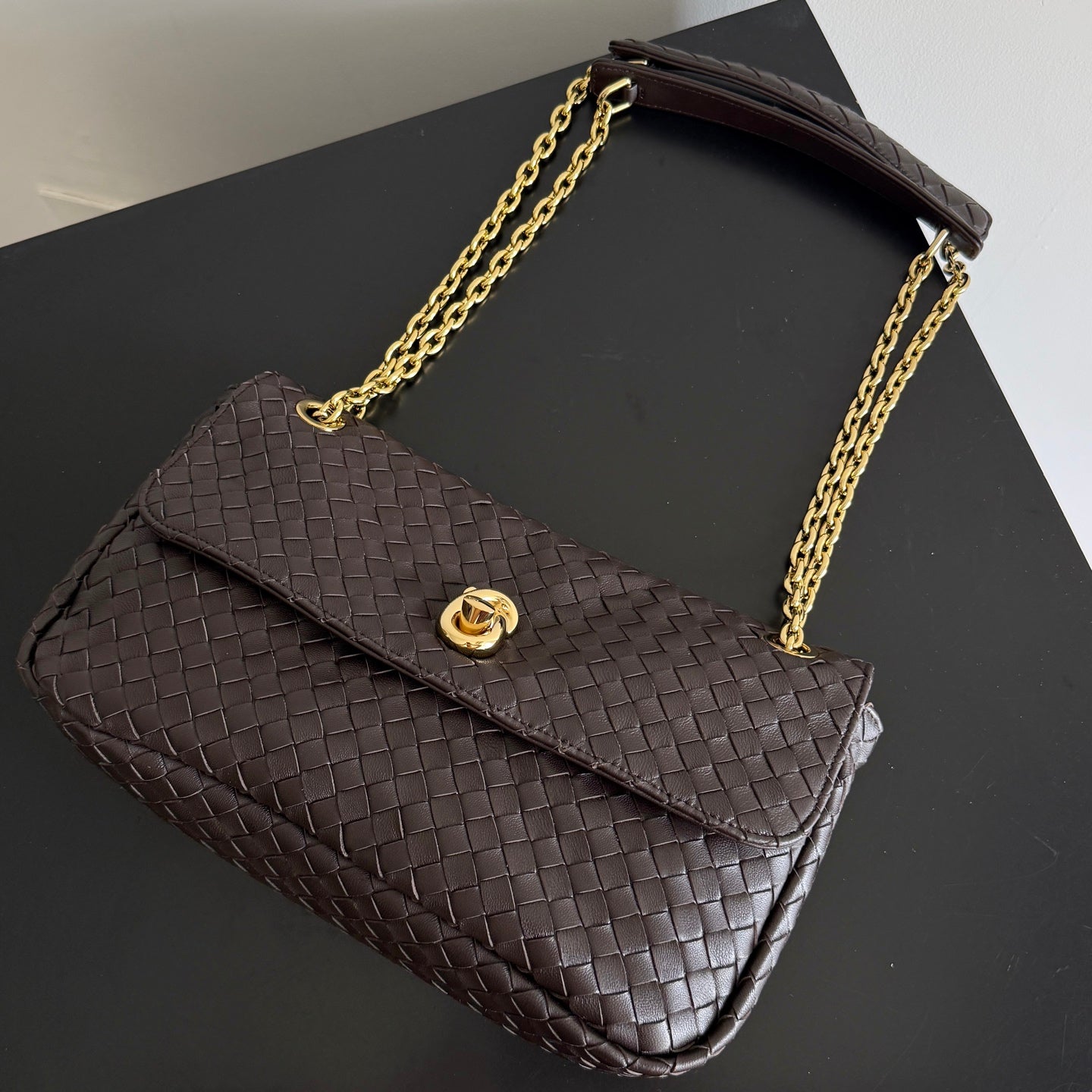 BV 26s Madison Bag 27cm Coffee Intrecciato Leather