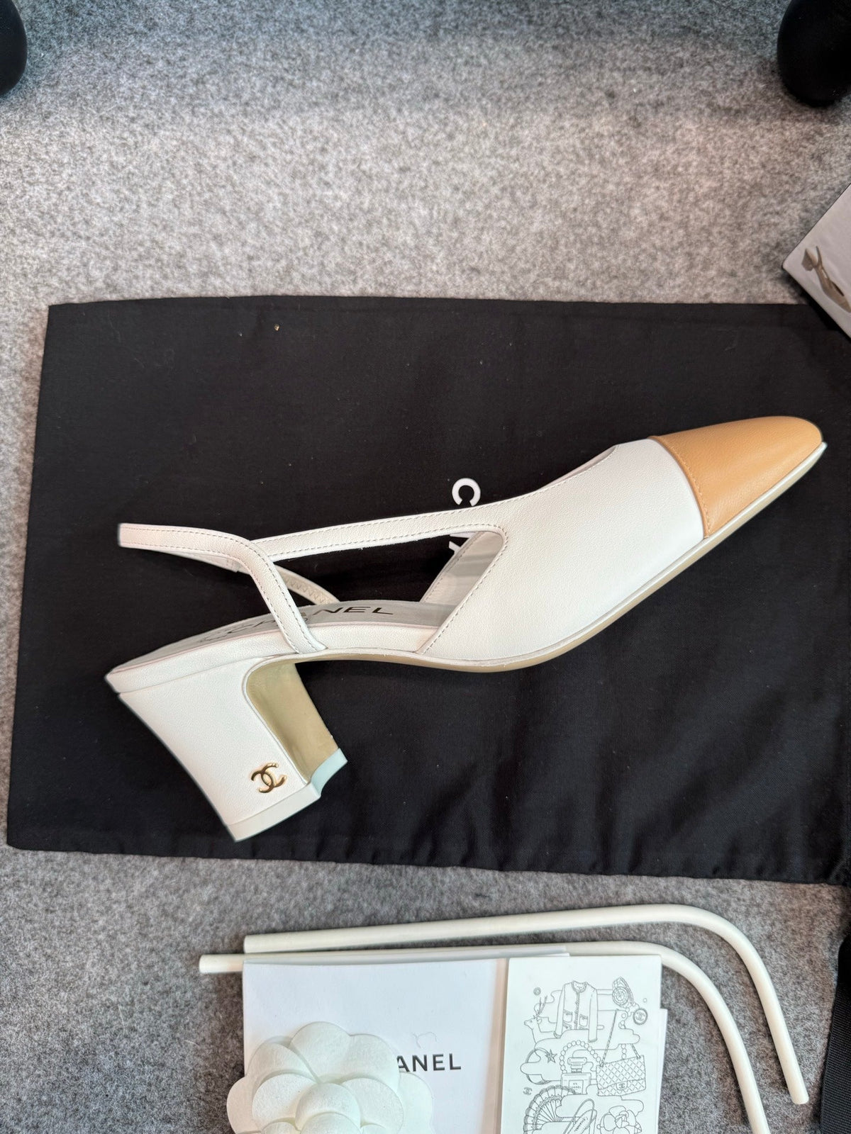 CC 26S Slingback Pumps 6.5cm White Beige Leather 118954