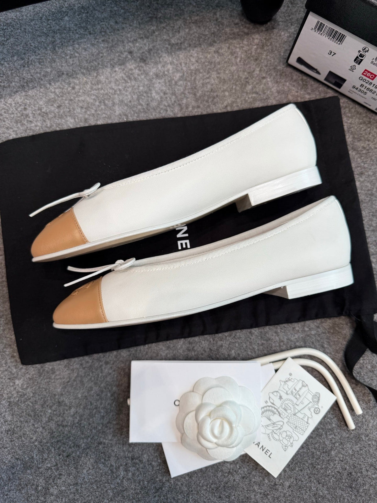 CC 26C Ballet Flats 1cm White Beige Leather 118956