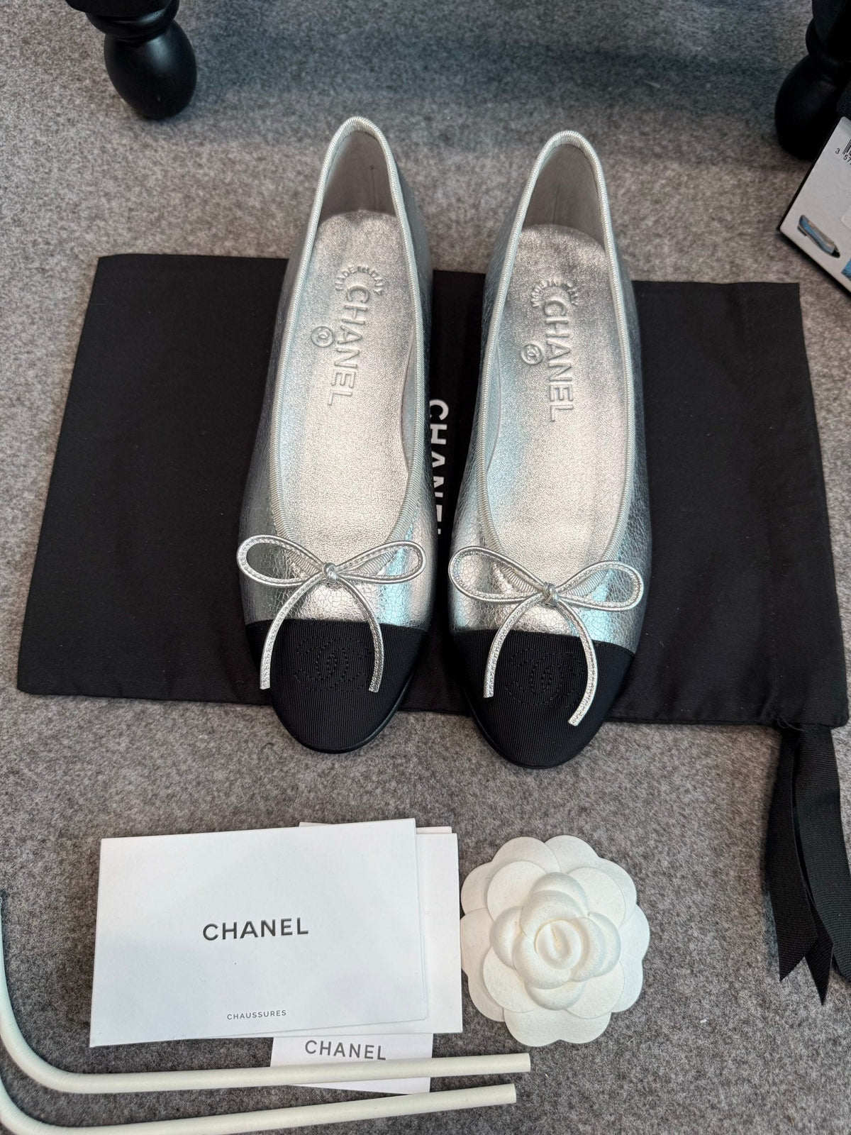 CC 26s Ballet Flats 1cm Silver Black Metallic Leather 118958