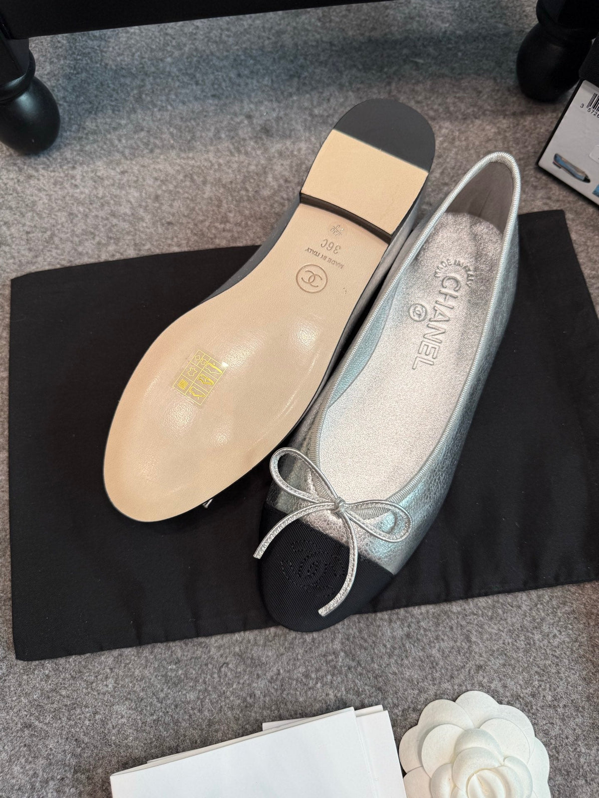CC 26s Ballet Flats 1cm Silver Black Metallic Leather 118958
