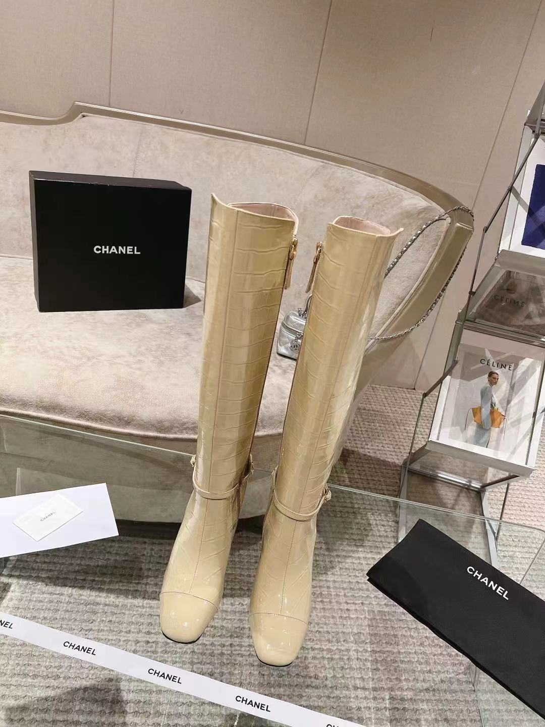 CC 26S Chain Buckle Croc Jumping Boots 9cm Beige Patent Leather 117688