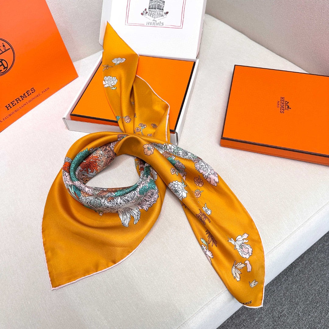 HM 26s Scarf 90 In Silk 304311