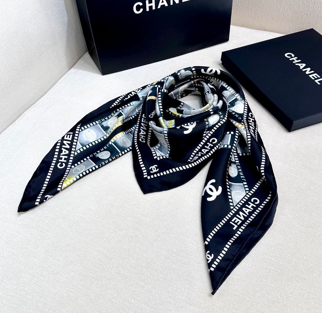 Chanel 26s Scarf 90 In Silk 309799