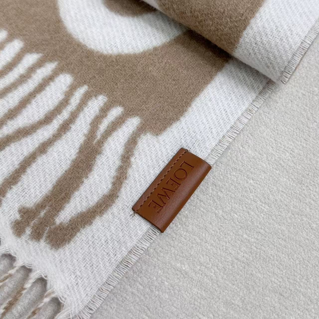 Loewe Scarf 180CM Beige Ivory Cashmere 150367