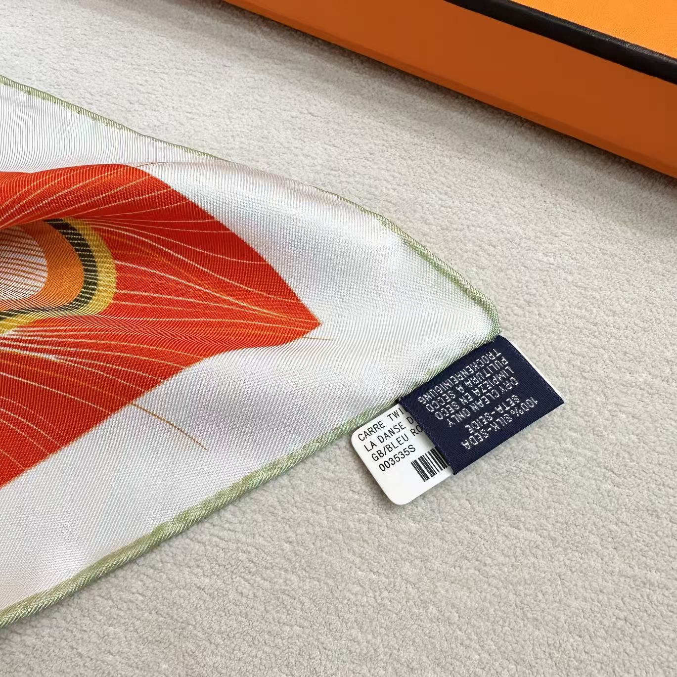 Hermes 26s Scarf 90 In Silk 303219