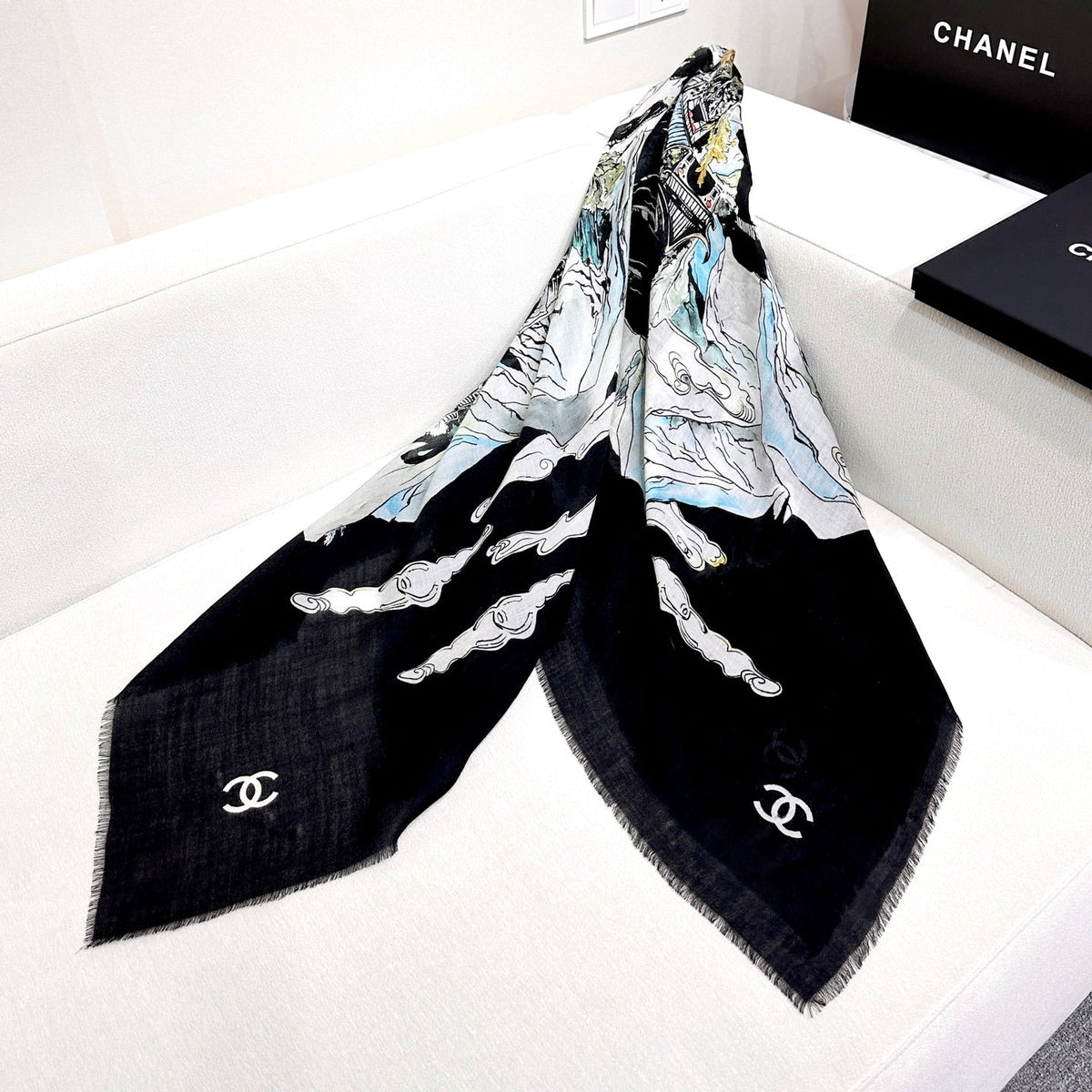 CC 26s Scarf 140 In Cashmere And Silk 513392