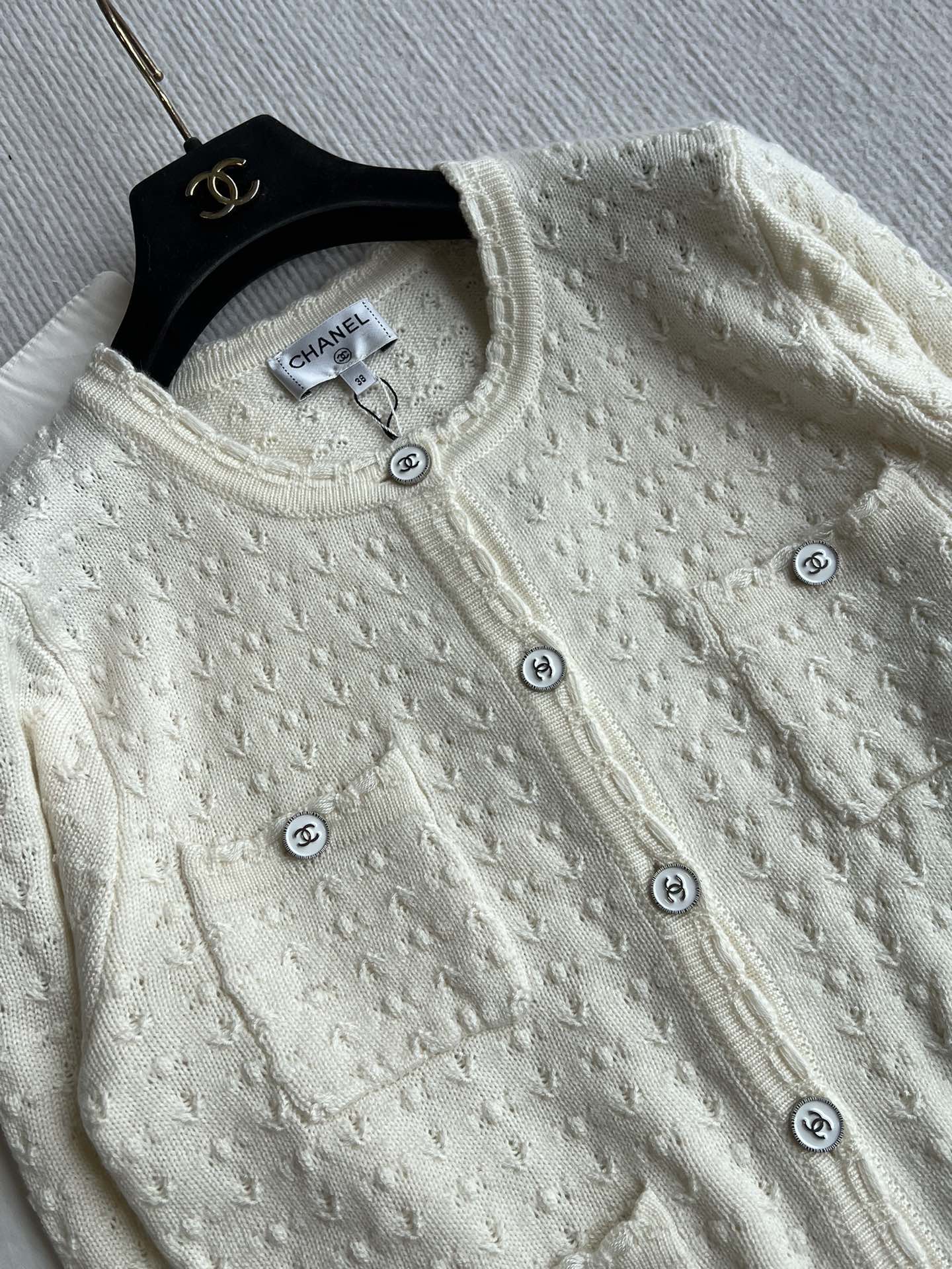 Chanel 25P Cardigan Beige Cashmere 220196