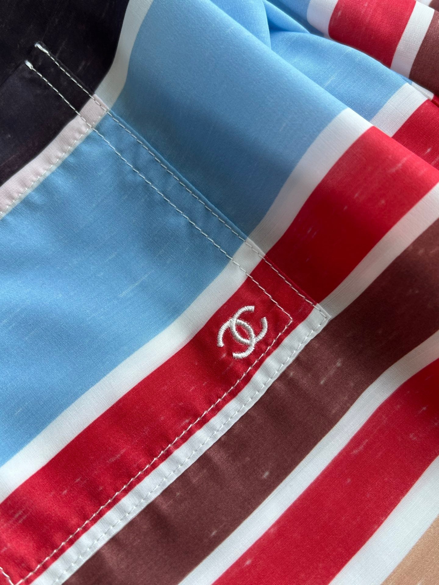 CC 26s Resort Long-Sleeve Button-Down Shirt Red Brown Blue Cotton Polyester 405111