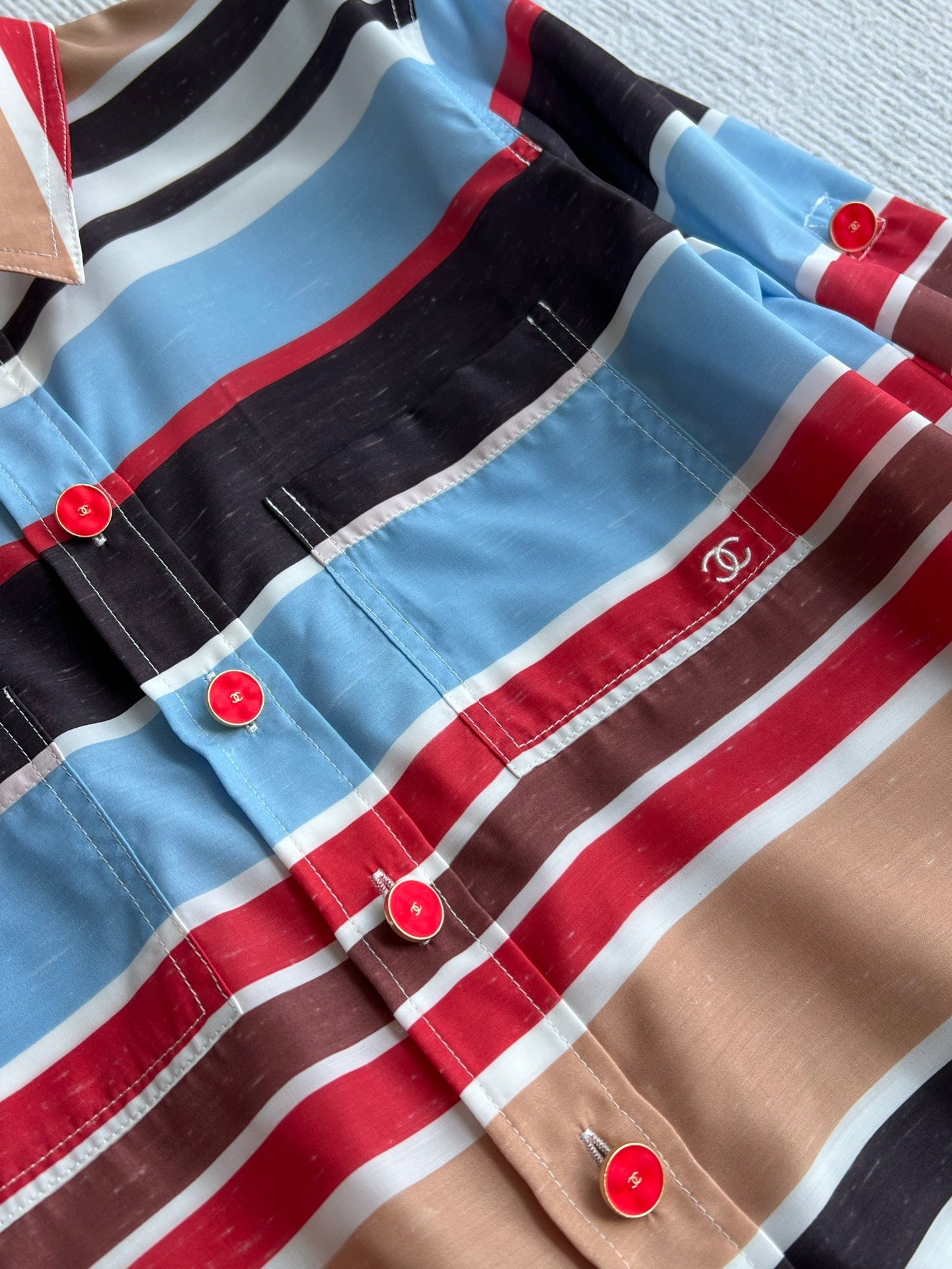 CC 26s Resort Long-Sleeve Button-Down Shirt Red Brown Blue Cotton Polyester 405111