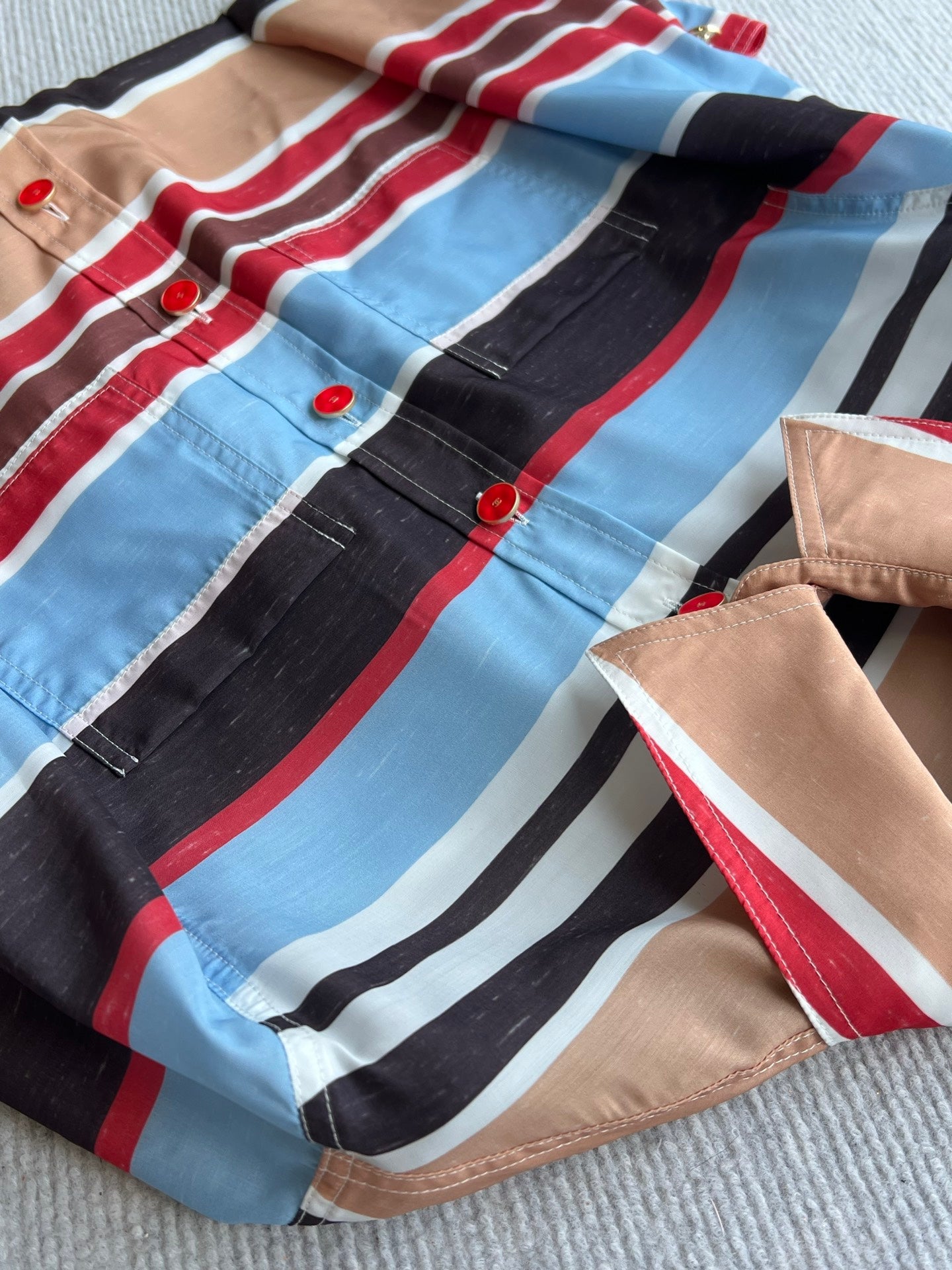 CC 26s Resort Long-Sleeve Button-Down Shirt Red Brown Blue Cotton Polyester 405111