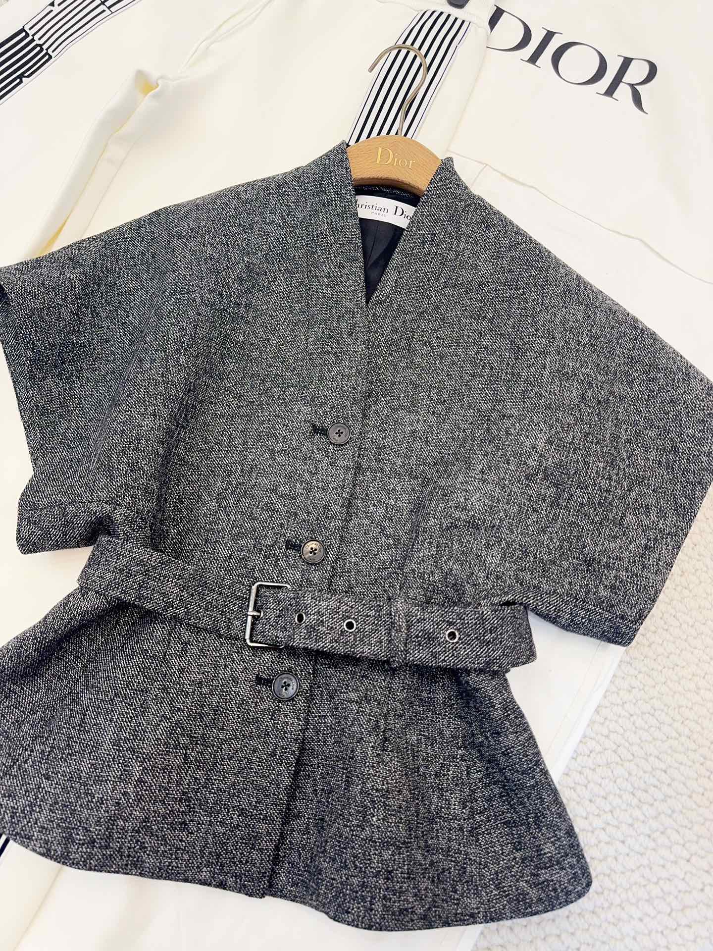CD 25 Floral V-neck Jacket Gray Cotton