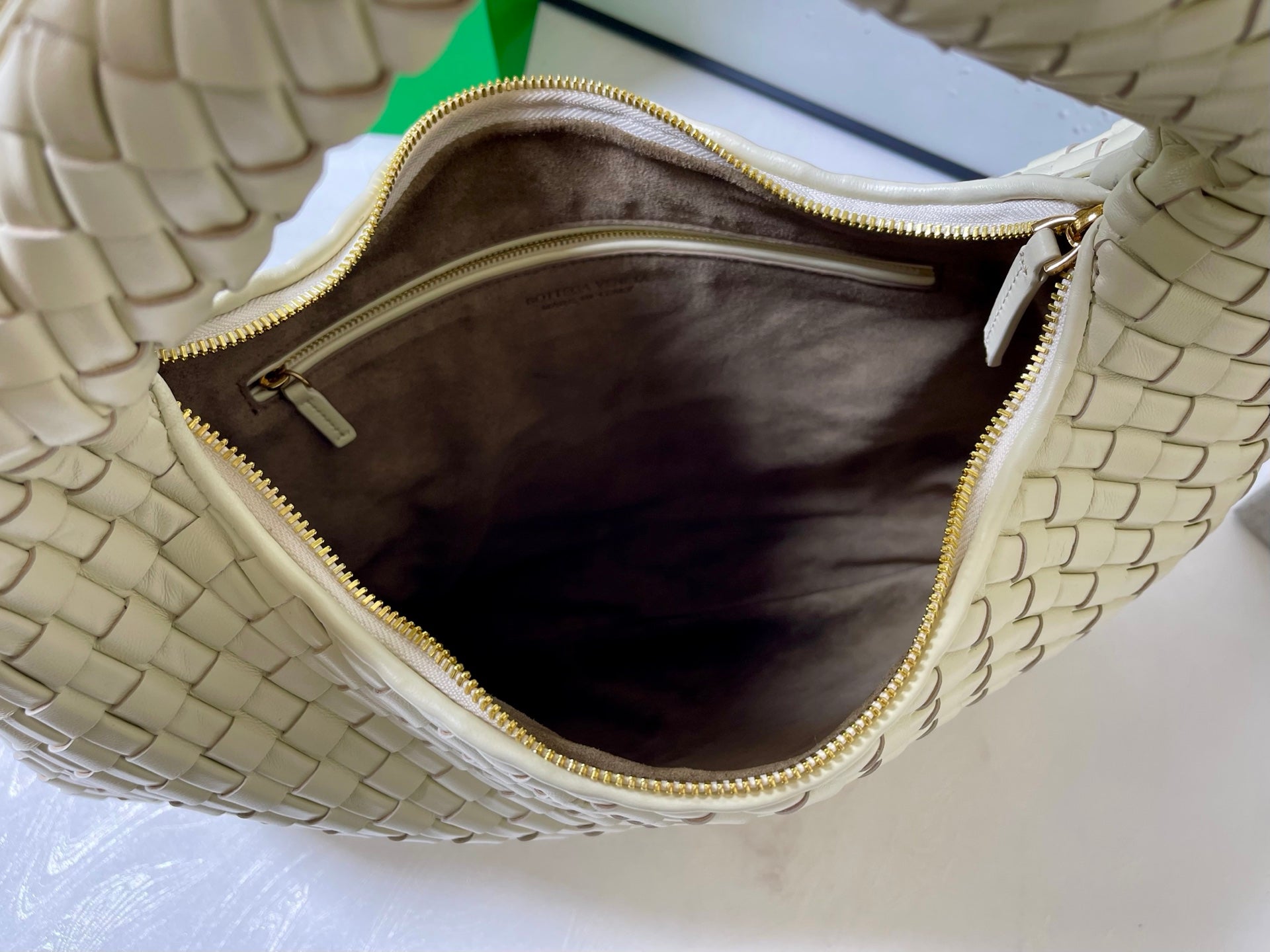 Bottega Veneta Veneta Bag 44cm Cream Intrecciato Leather
