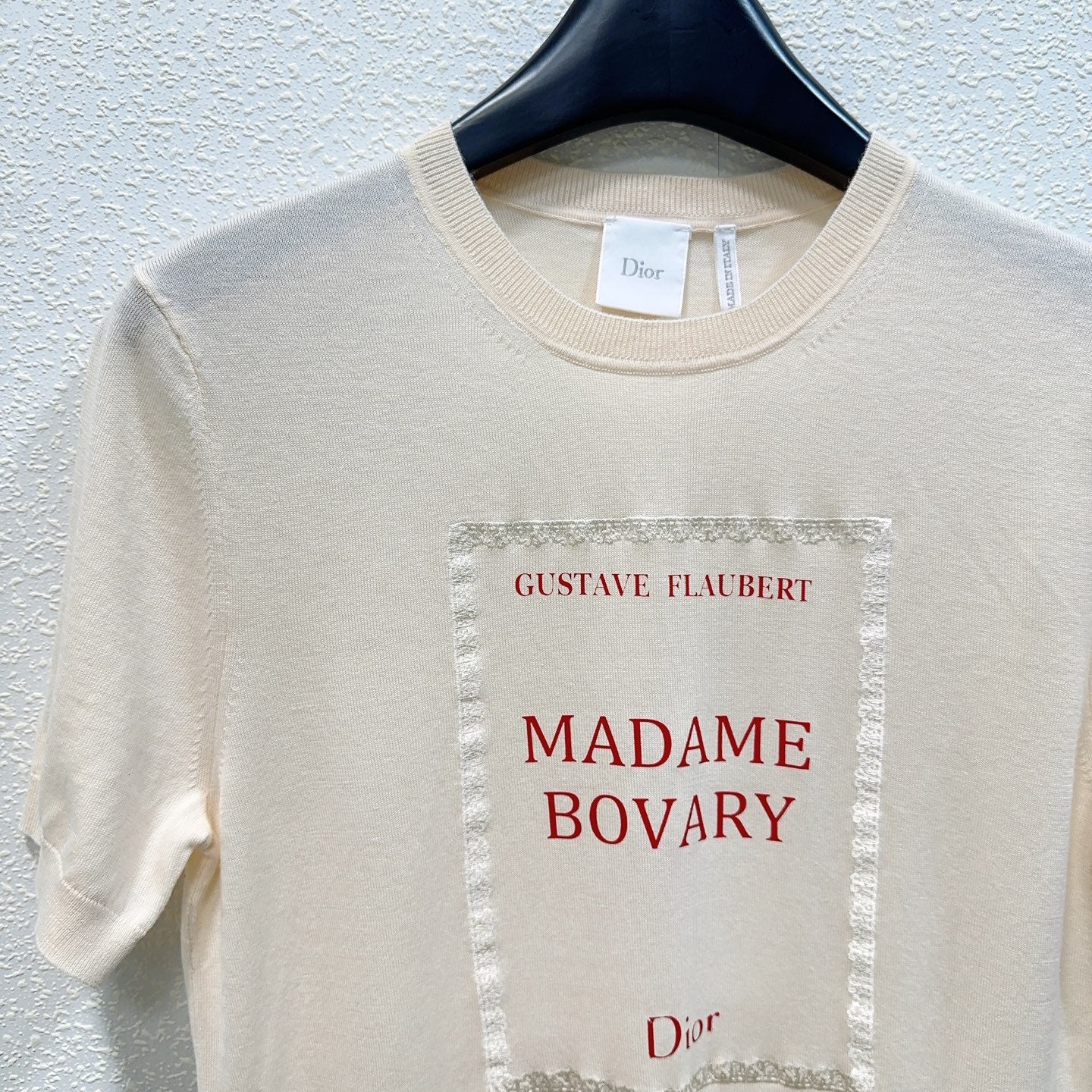CD 26s Book Cover Short-Sleeved Sweater Ivory Red Knit 363520
