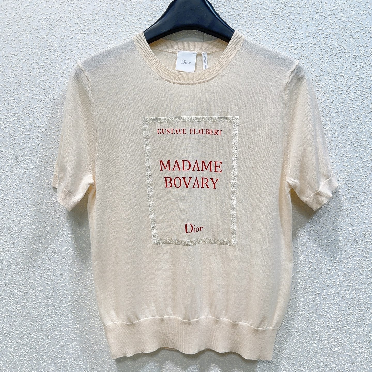 CD 26s Book Cover Short-Sleeved Sweater Ivory Red Knit 363520