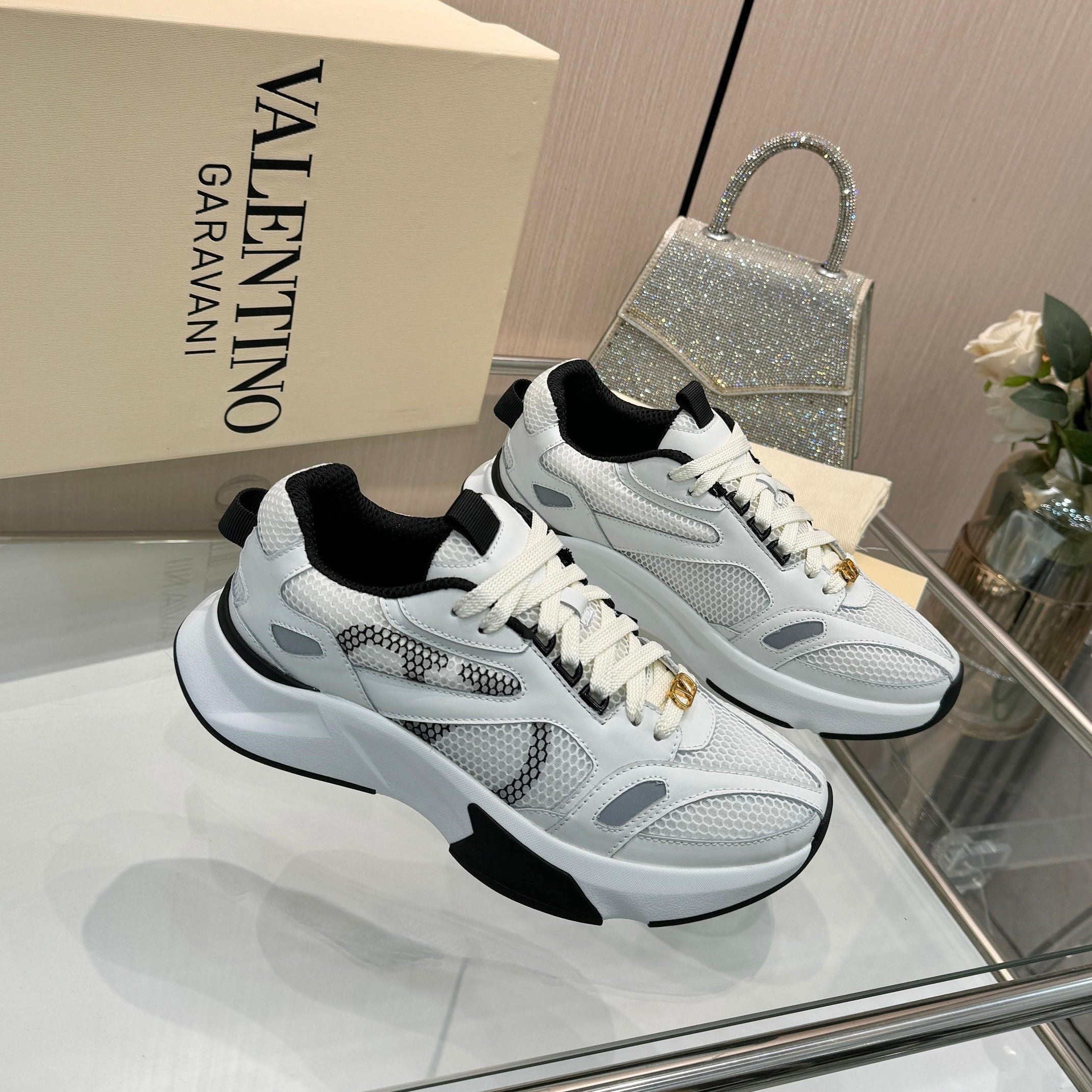 VT 26s Demivee Signature Sneakers White Mesh 943072
