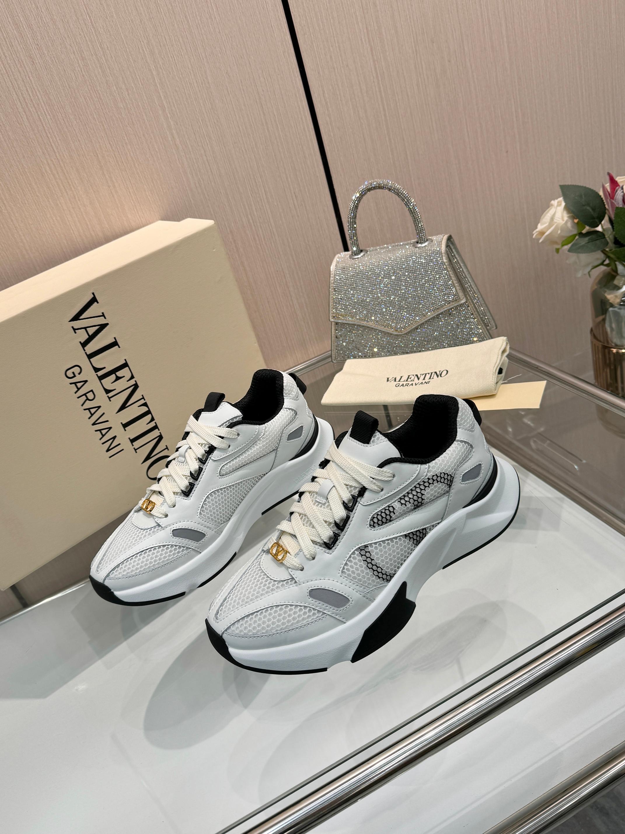 VT 26s Demivee Signature Sneakers White Mesh 943072