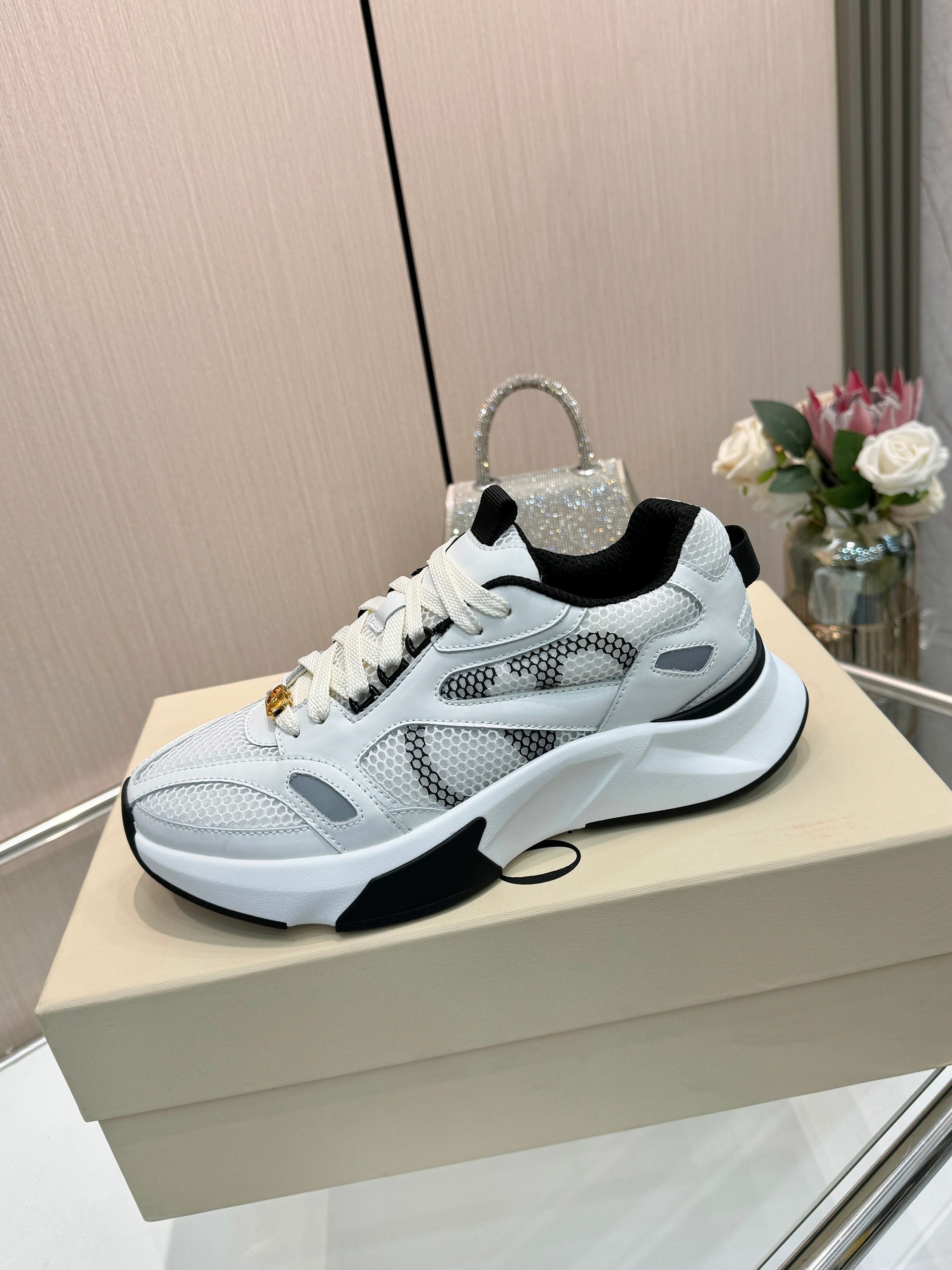 VT 26s Demivee Signature Sneakers White Mesh 943072