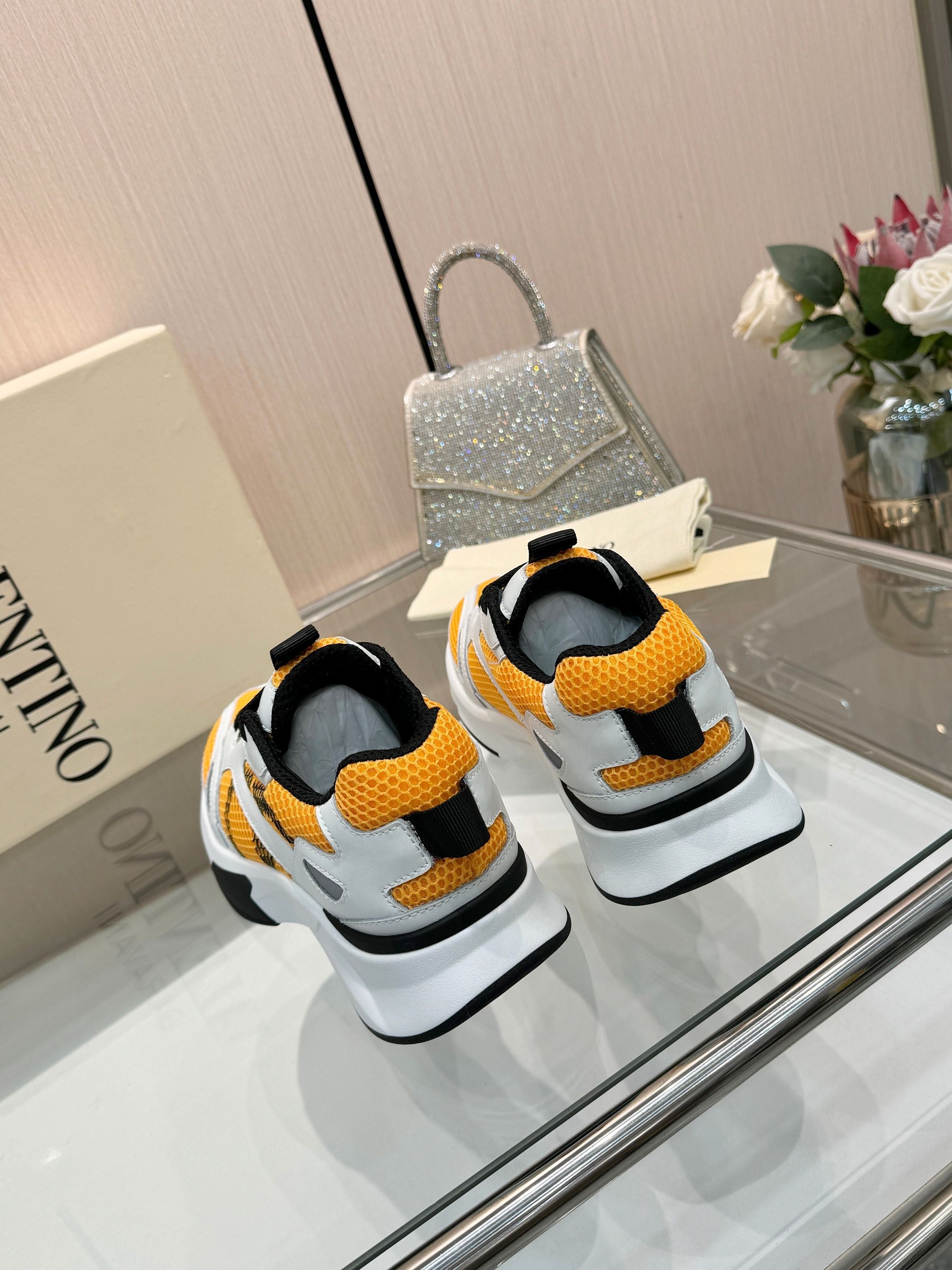 VT 26s Demivee Signature Sneakers White Orange Mesh 943074