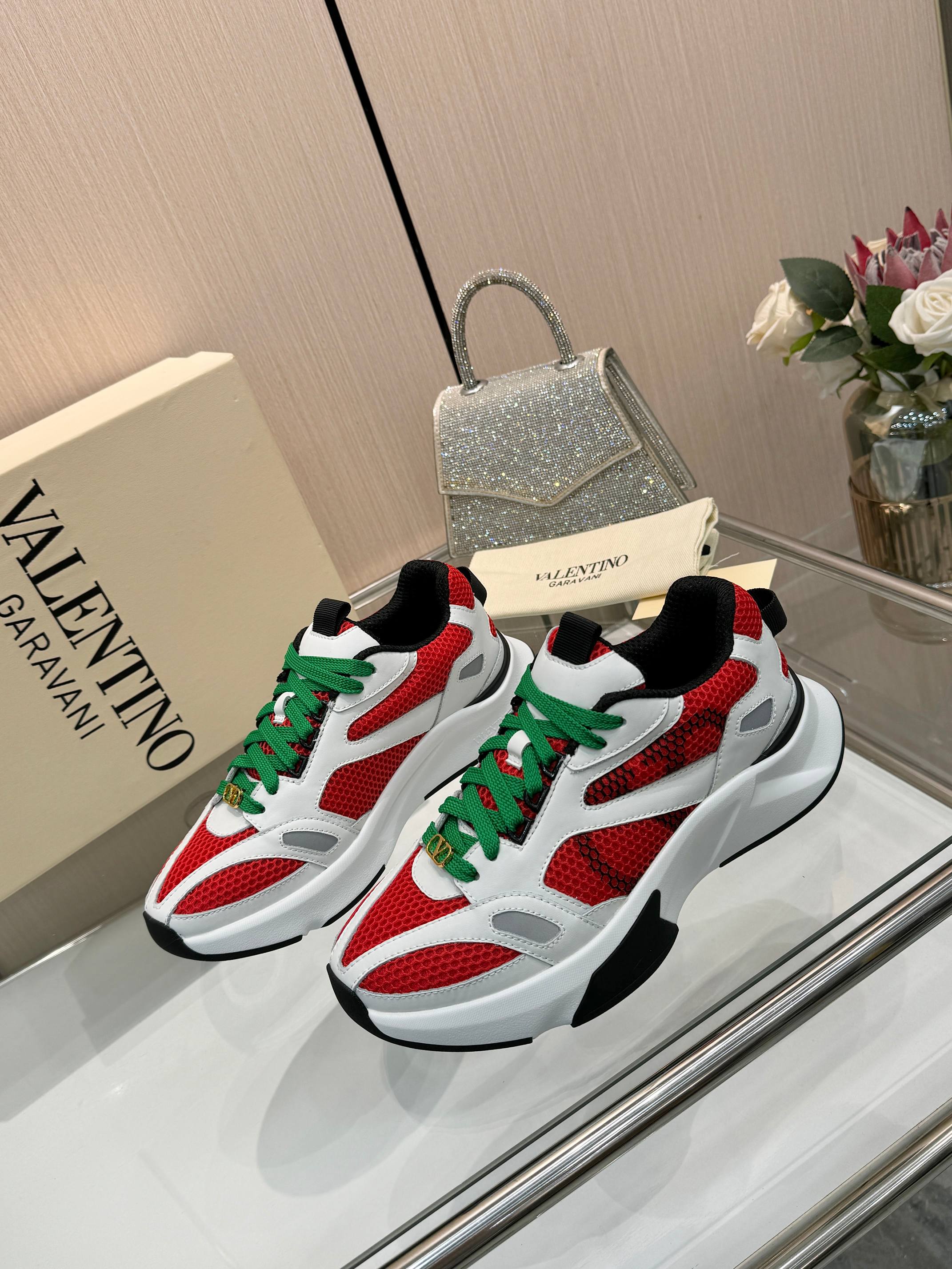 VT 26s Demivee Signature Sneakers White Red Mesh 943076