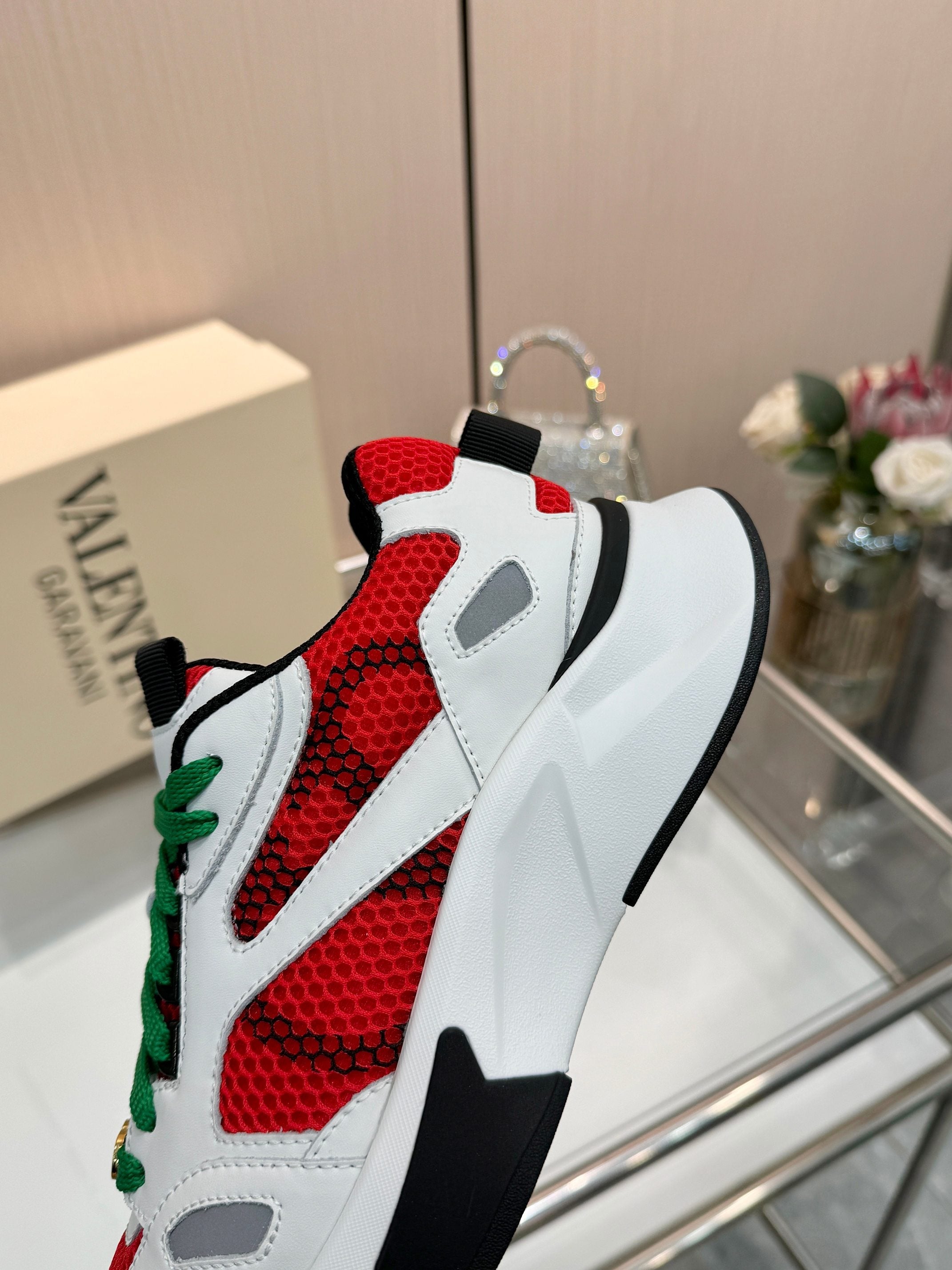 VT 26s Demivee Signature Sneakers White Red Mesh 943076