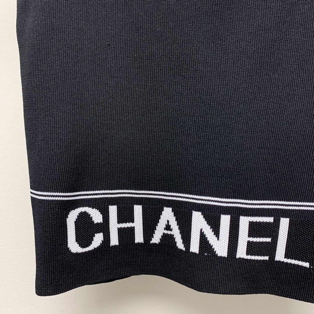 CC 25 Round Neck Knitted Embroidered Logo Vest in Black 277577