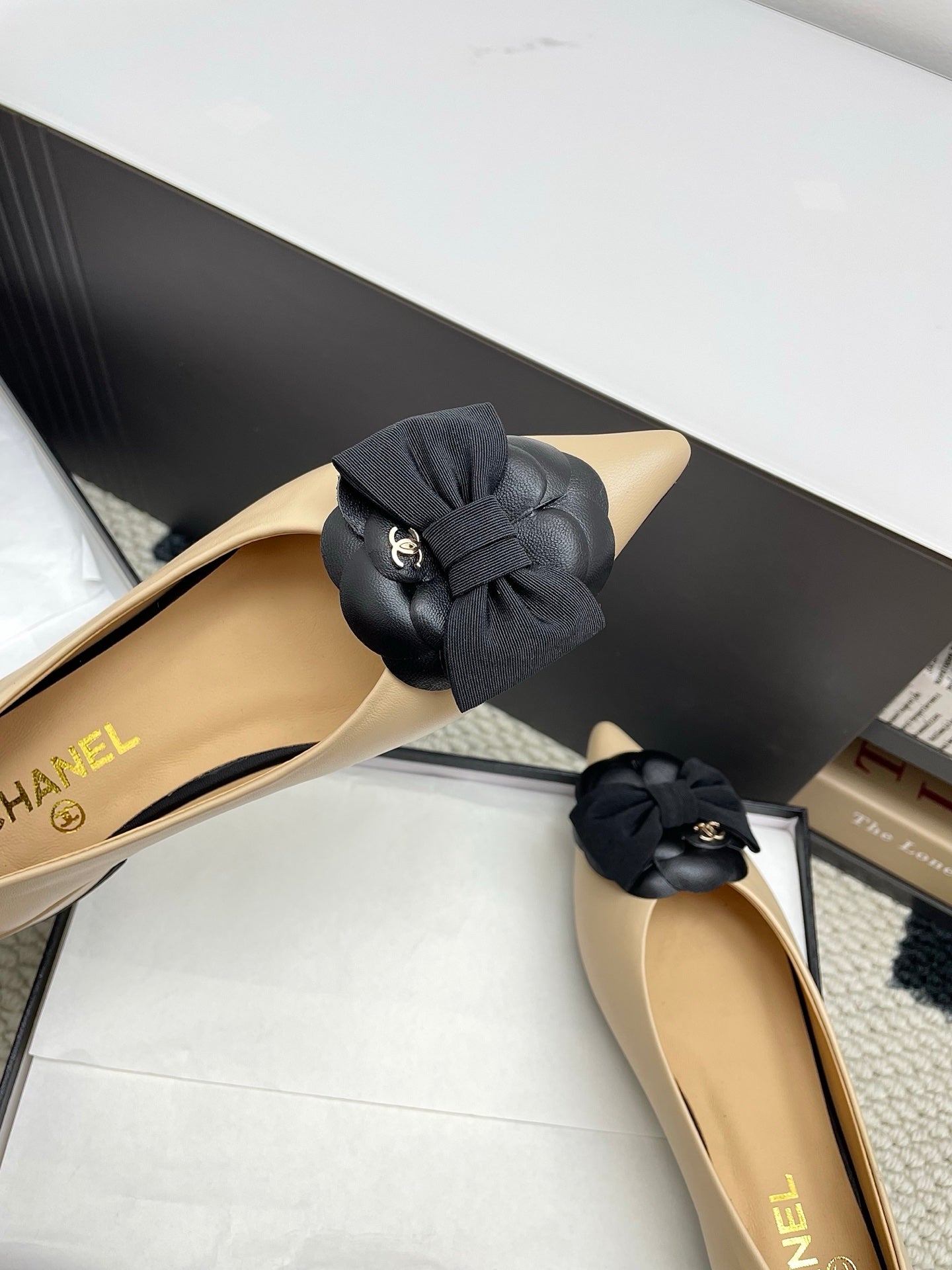 CC Logo Bow with Camellia Ballerina Flats Black Beige Cowhide Sheepskin 427020