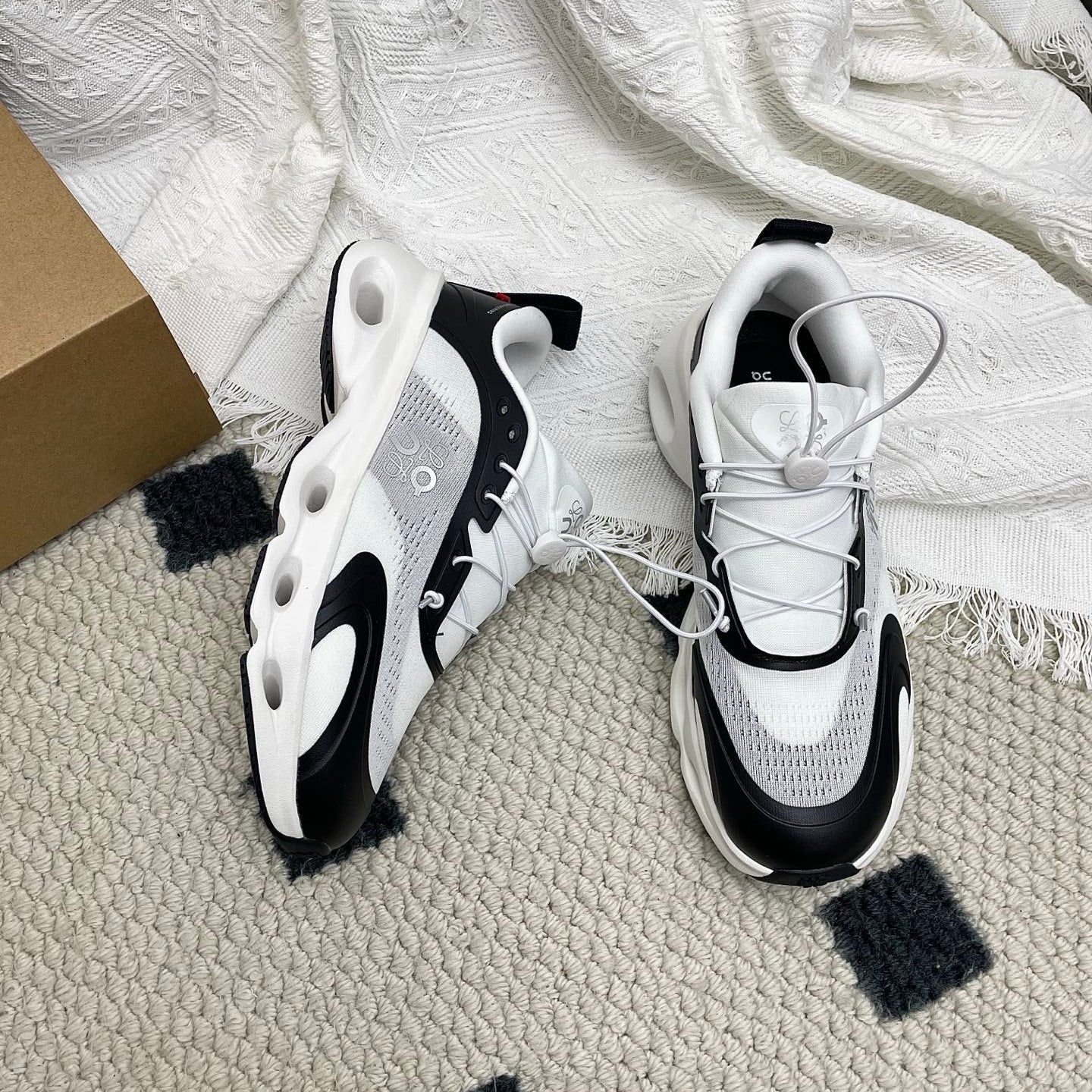 Loewe 26s Cloudsolo Sneakers In White And Black And Gray Recycled Polyester