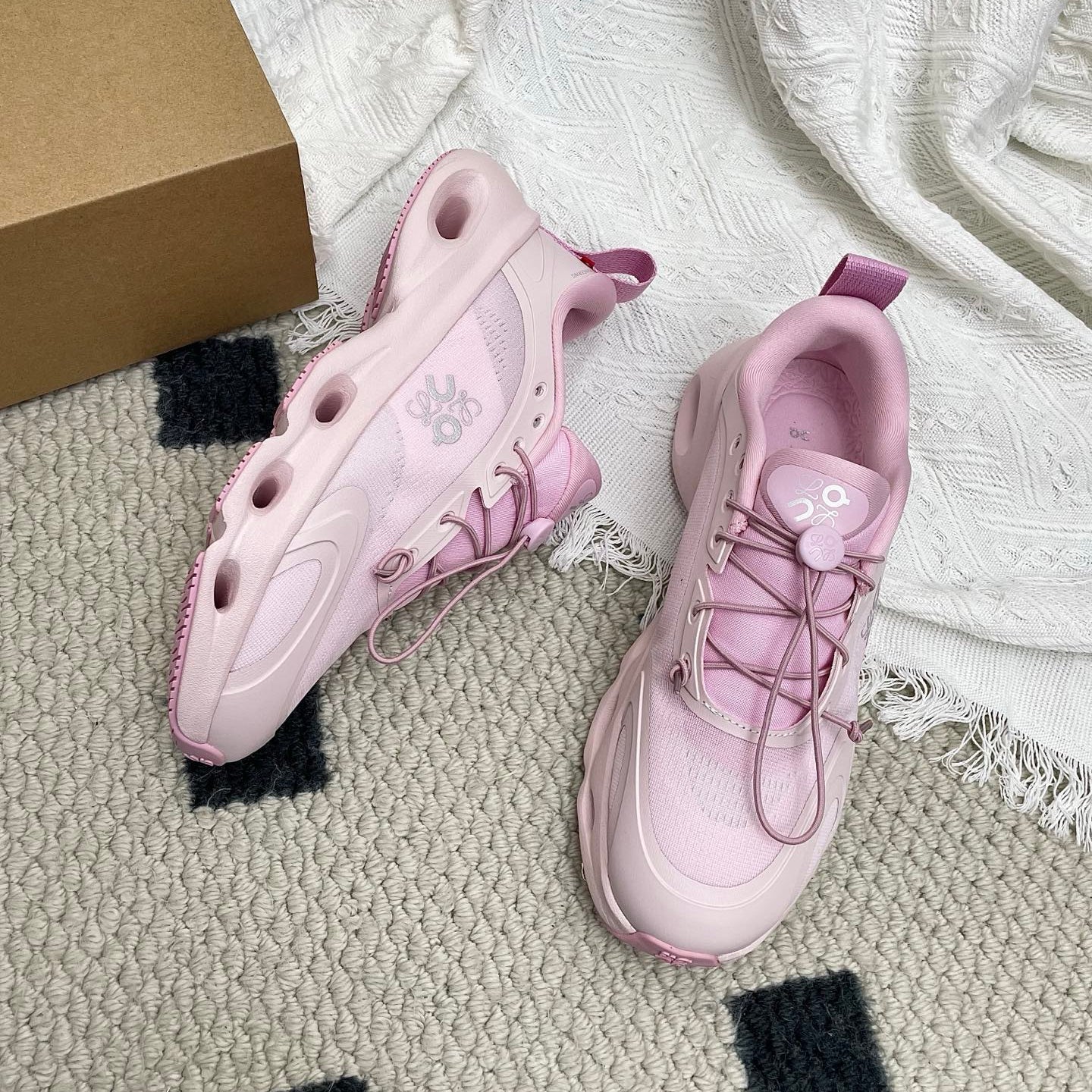 Loewe 26s Cloudsolo Sneakers In Light Pink Recycled Polyester