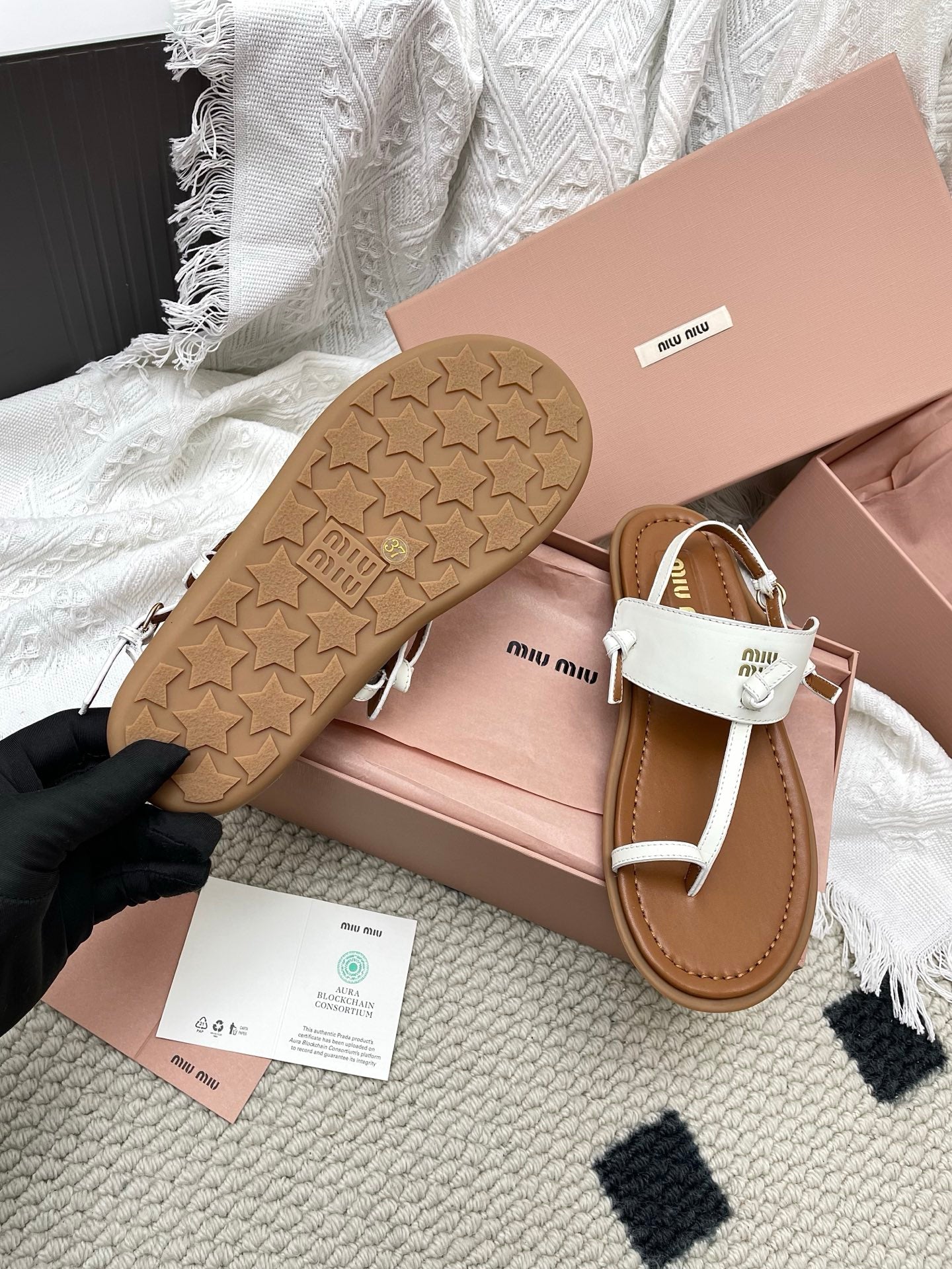 Miu 26 Flip-Flop Flat Sandals Brown White Leather 611338