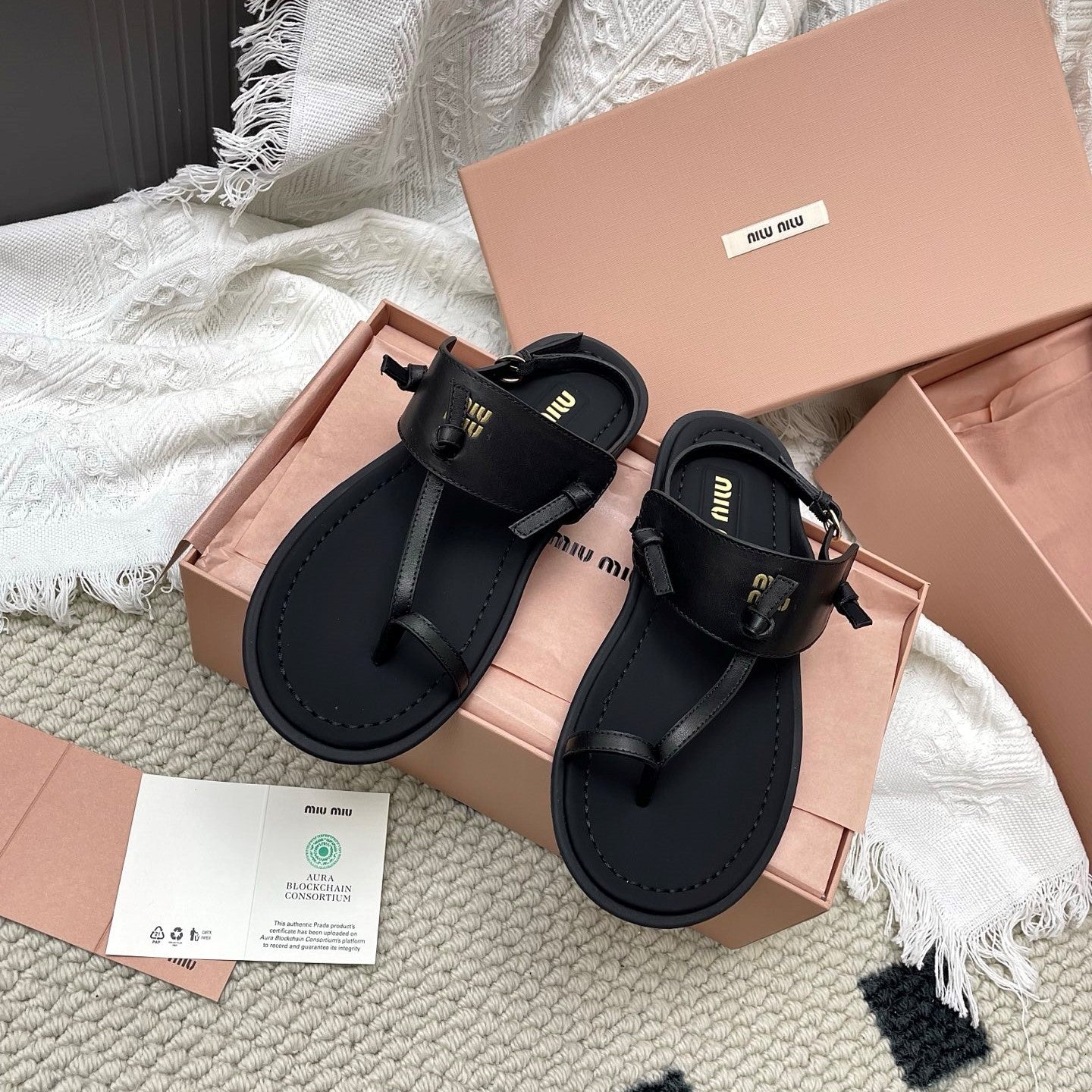 Miu 26 Flip-Flop Flat Sandals Black Leather 611340