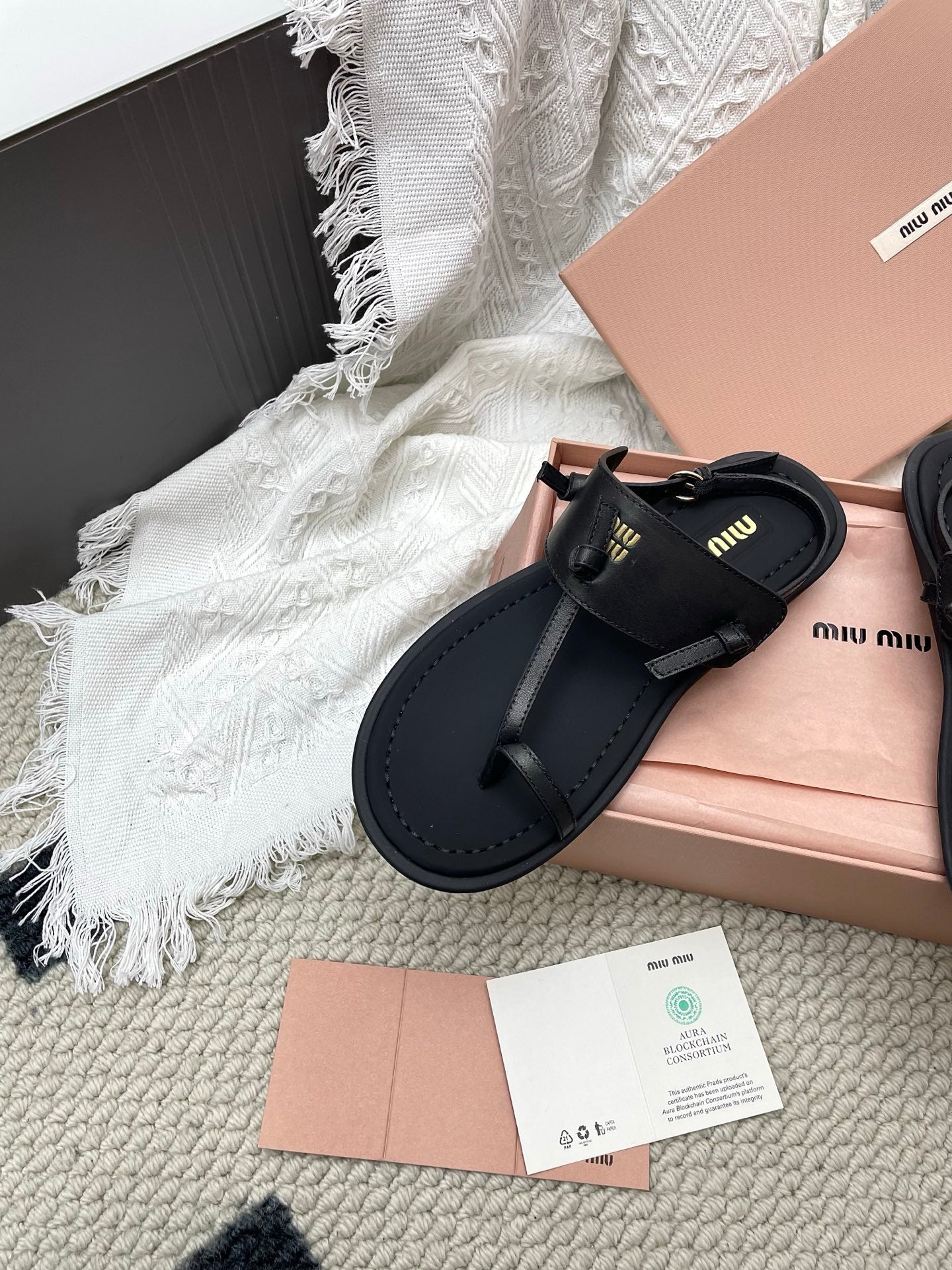 Miu 26 Flip-Flop Flat Sandals Black Leather 611340