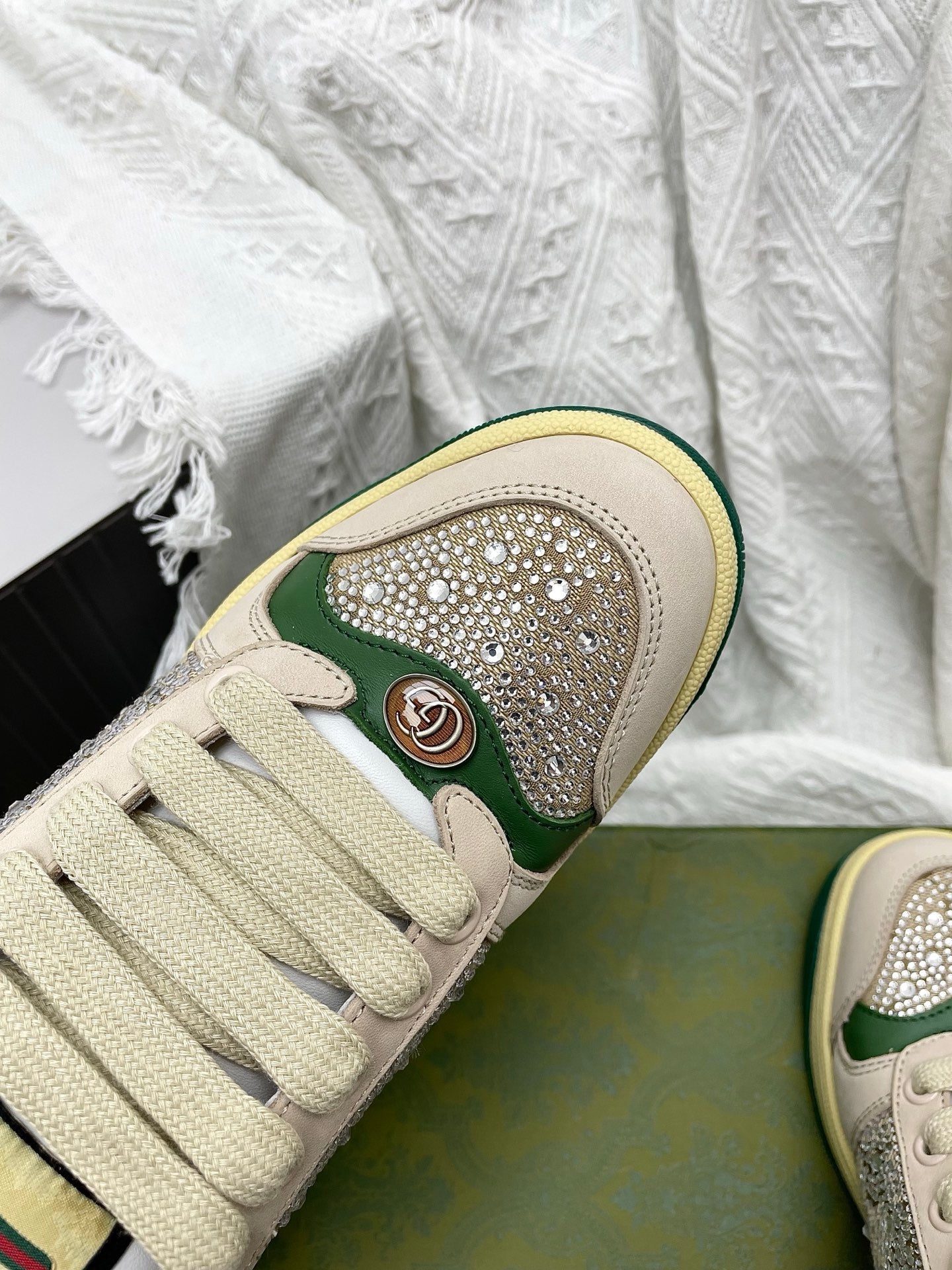 GG Women's Crystal Screener Sneaker Ivory Teal Green Leather 611295