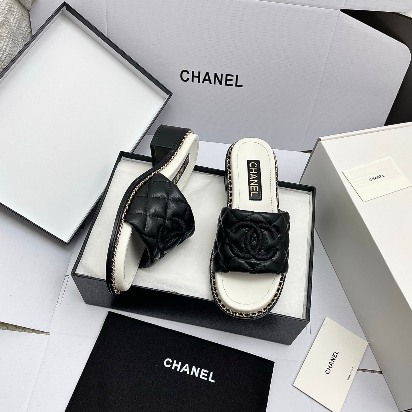 CC 26SS Black White Quilted Lambskin 726546