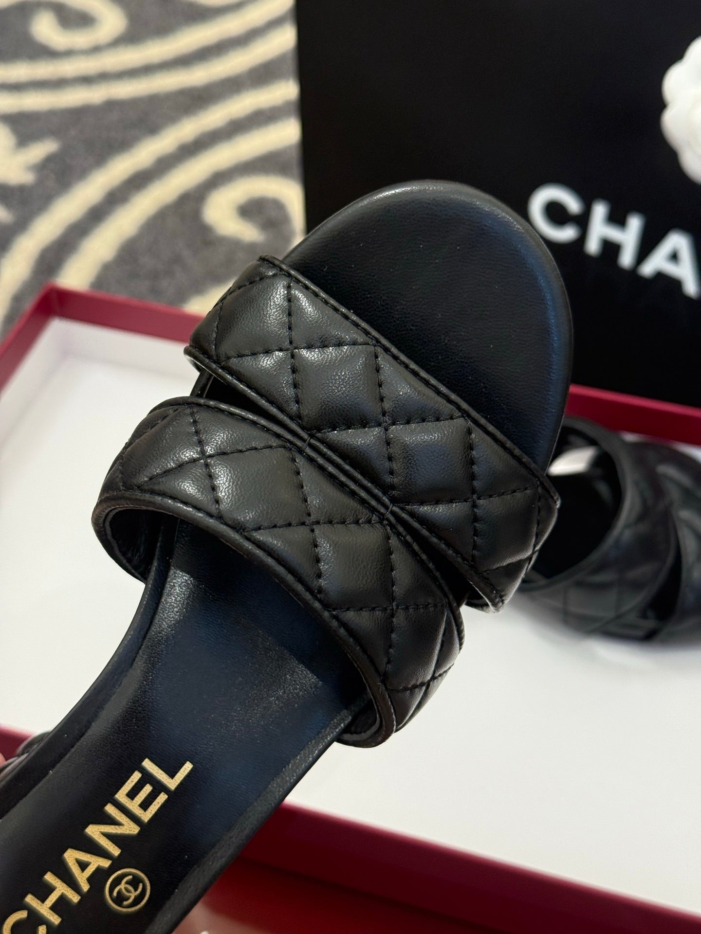 CC 25SS Honey Slippers 5cm Black Lambskin 319636