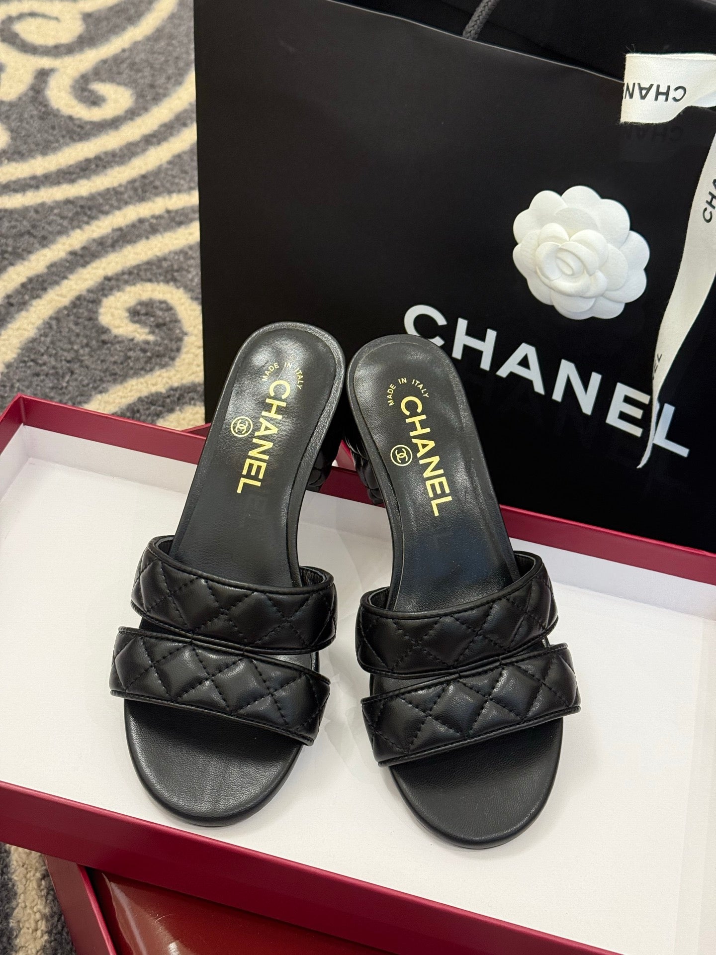 CC 25SS Honey Slippers 5cm Black Lambskin 319636
