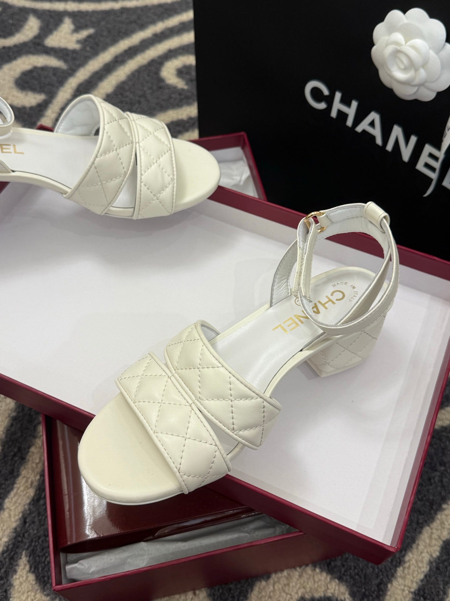 CC 25SS Honey Sandals 5cm White Lambskin 319632