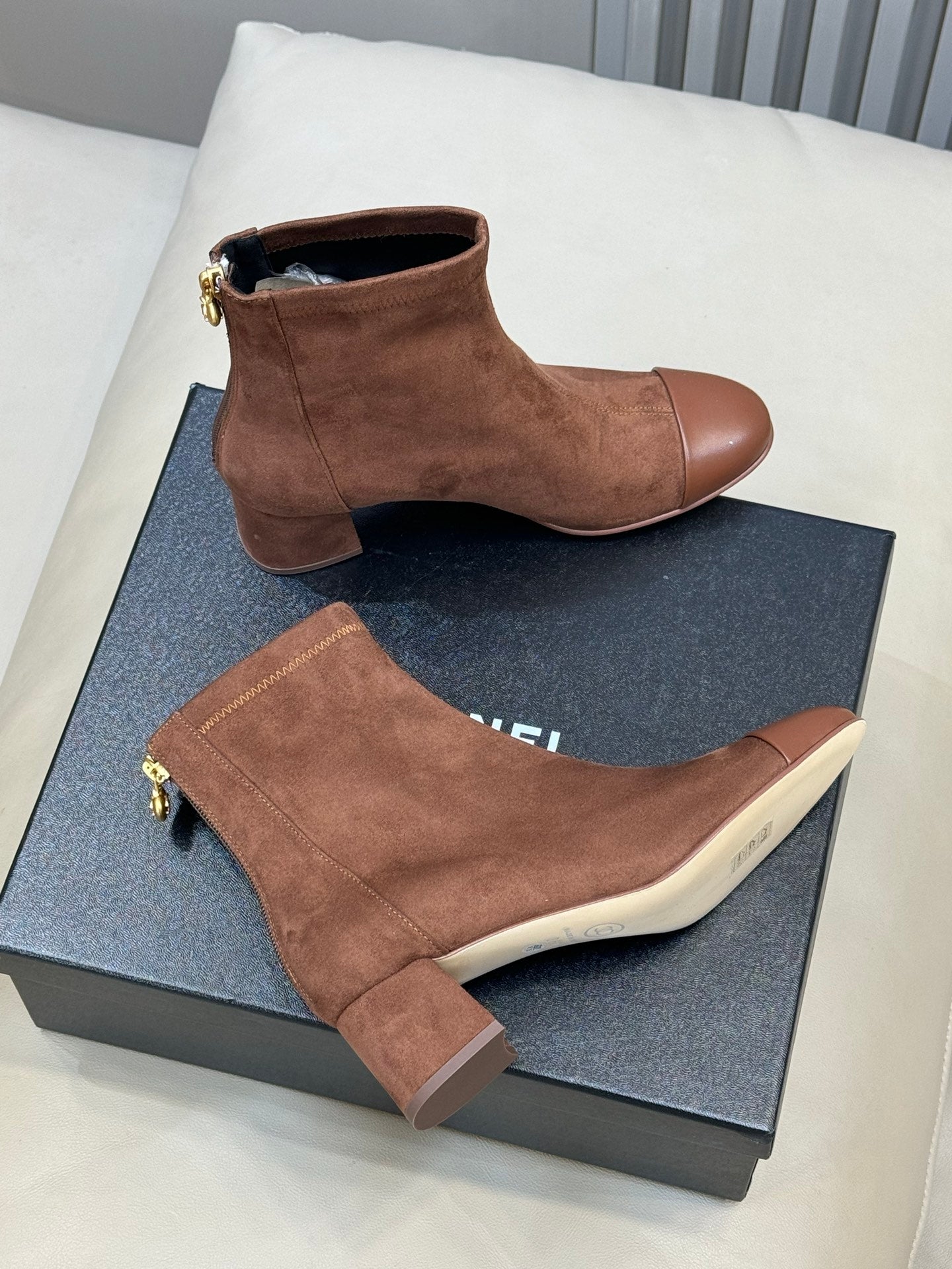 CC 26FW Ankle Boot Brown Suede Fabric 621277