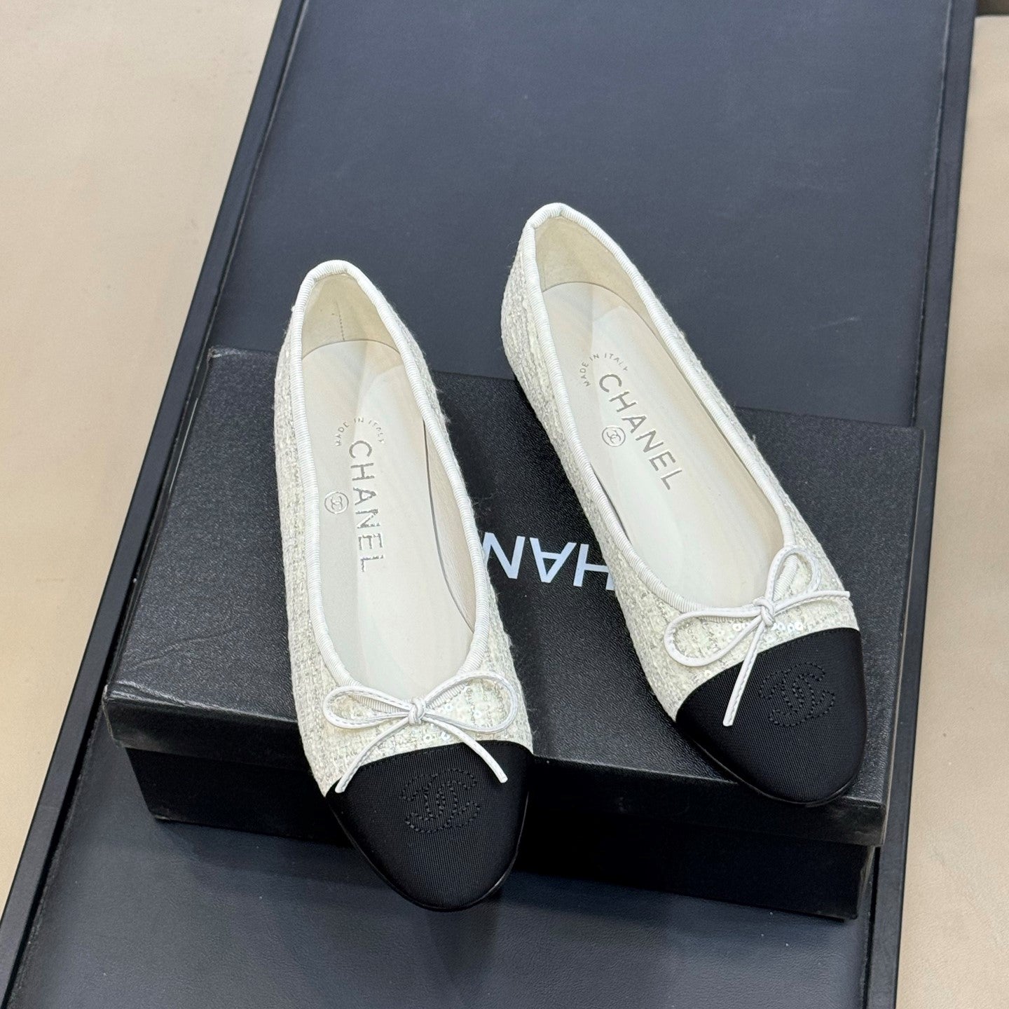 CC 26ss Ballet Flats Black White Tweed Fabric 623152