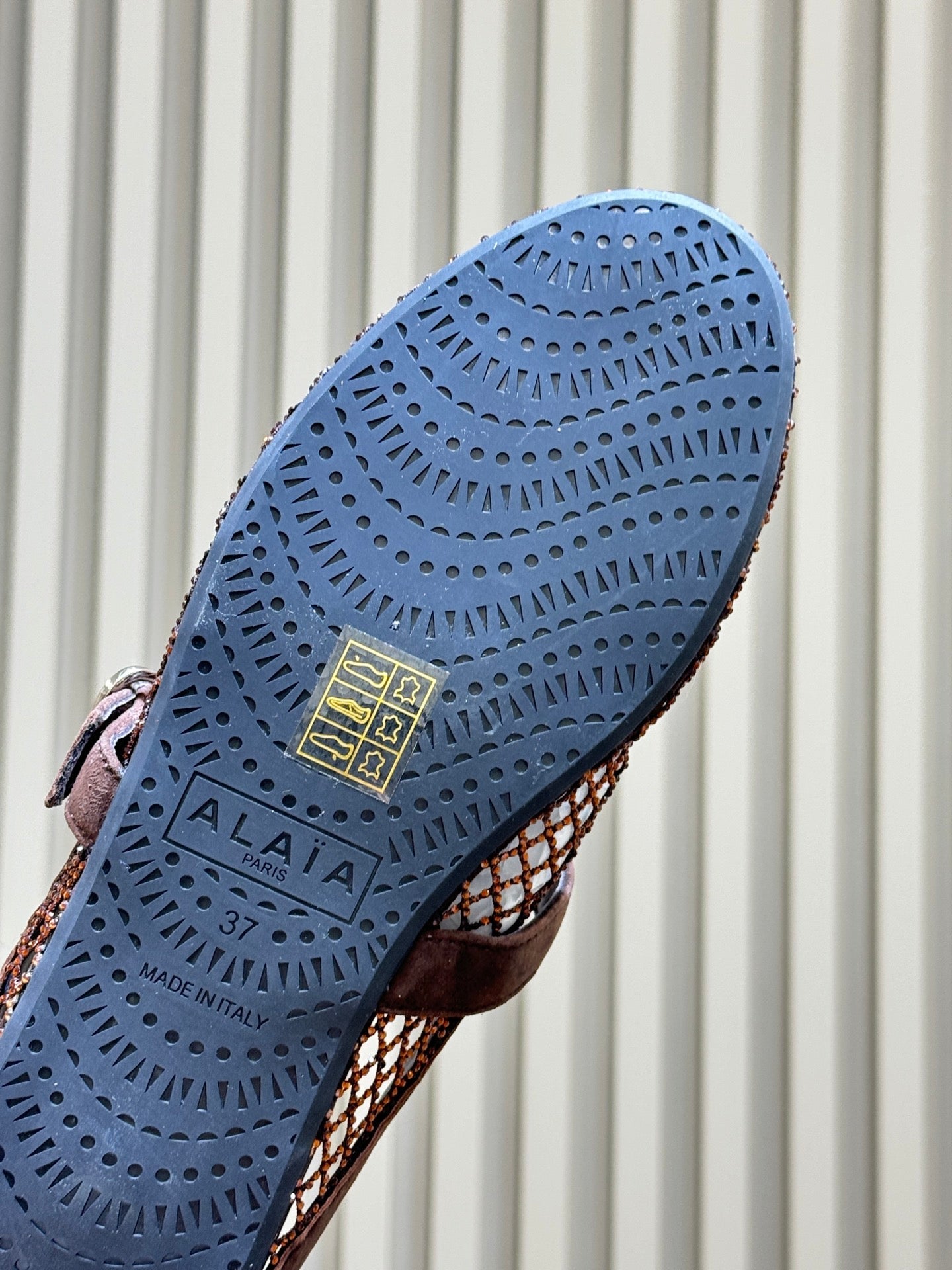 Alaia 26s Fishing Net Mule Coffee Suede 820354