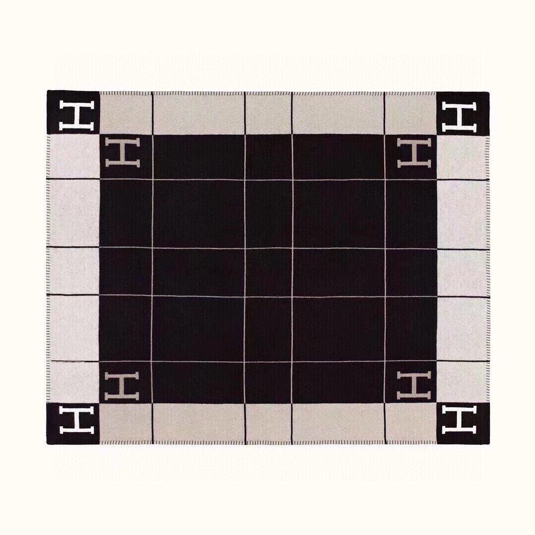 Hermes 26s Avalon Blanket 135x170cm Black Wool 528110