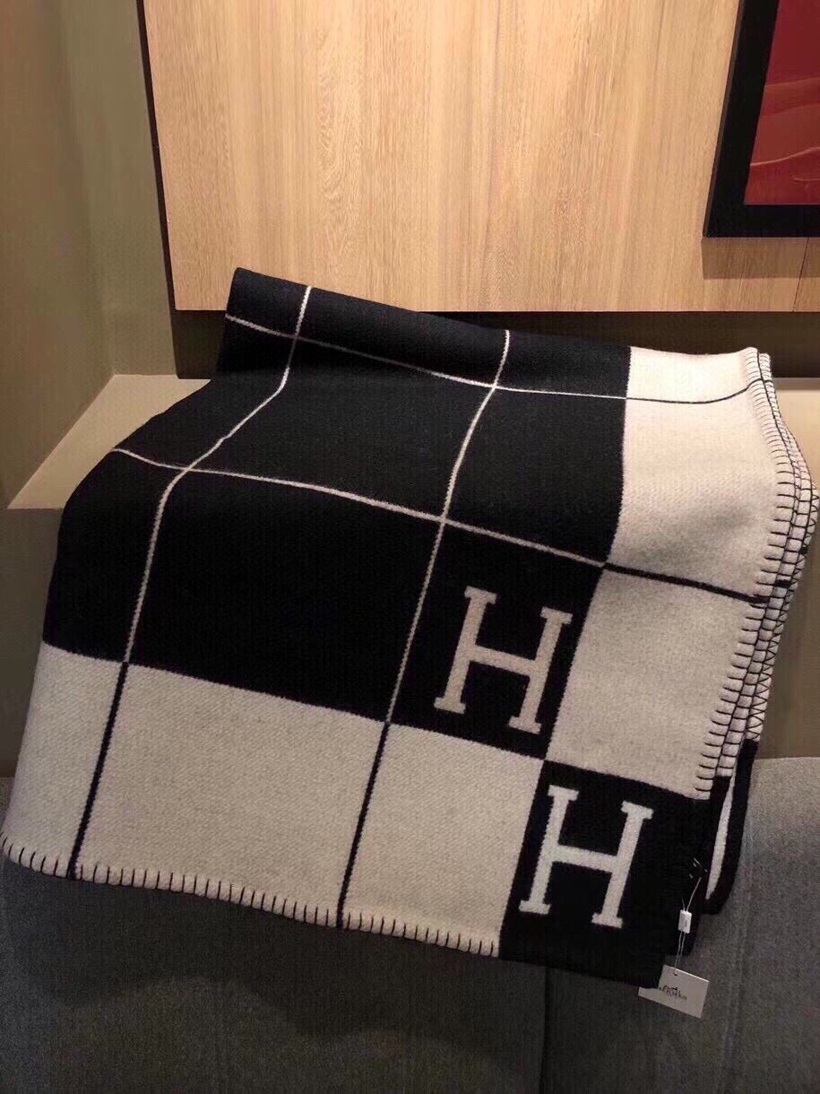 Hermes 26s Avalon Blanket 135x170cm Black Wool 528110
