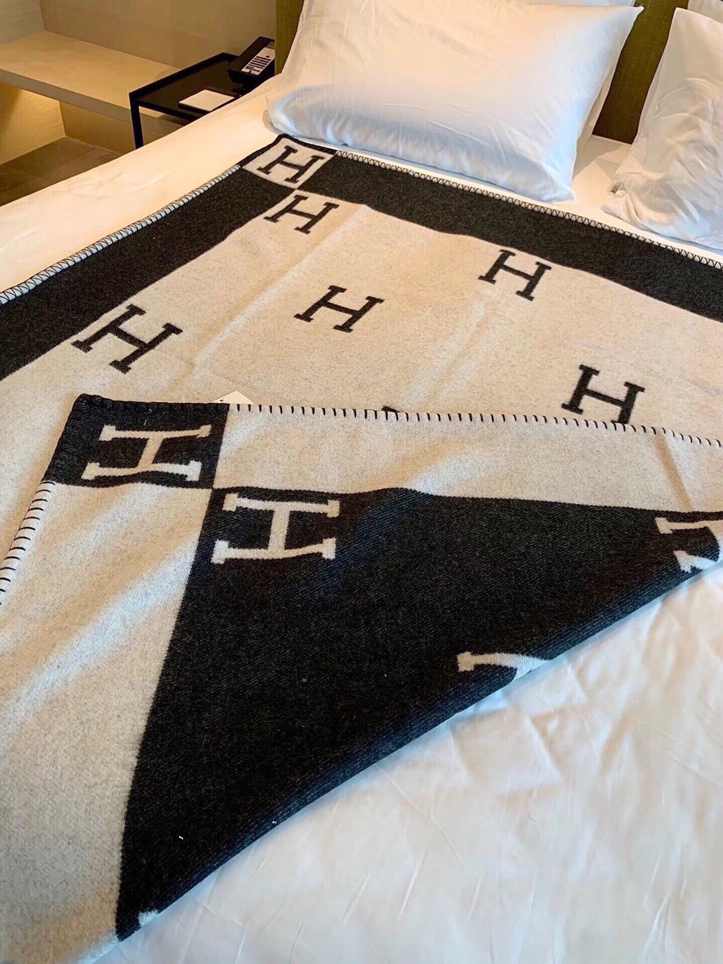 HM Blanket Black White Wool Cashmere