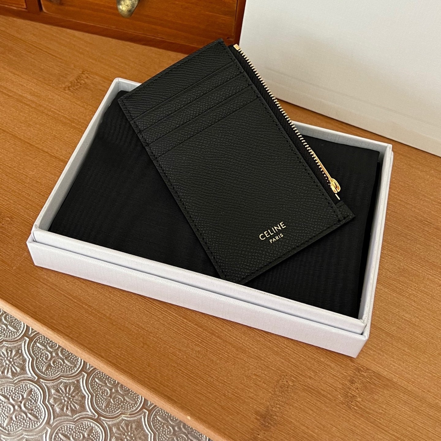 ESSENTIALS Zippered Compact Card Holder Black Cowhide