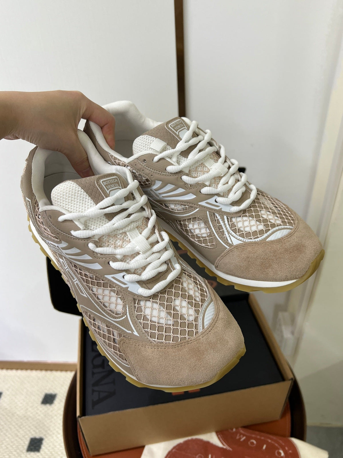 BV 26s Orbit Mesh Beige White 195095