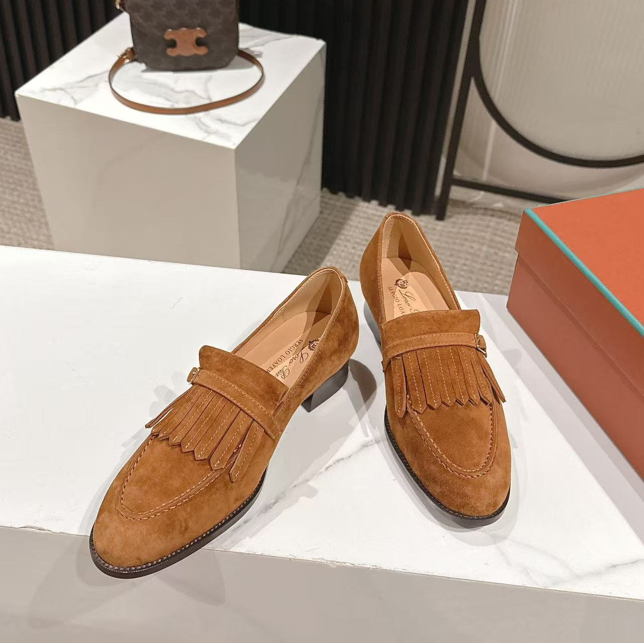 LP Pennan Fringe Brown Suede 564805