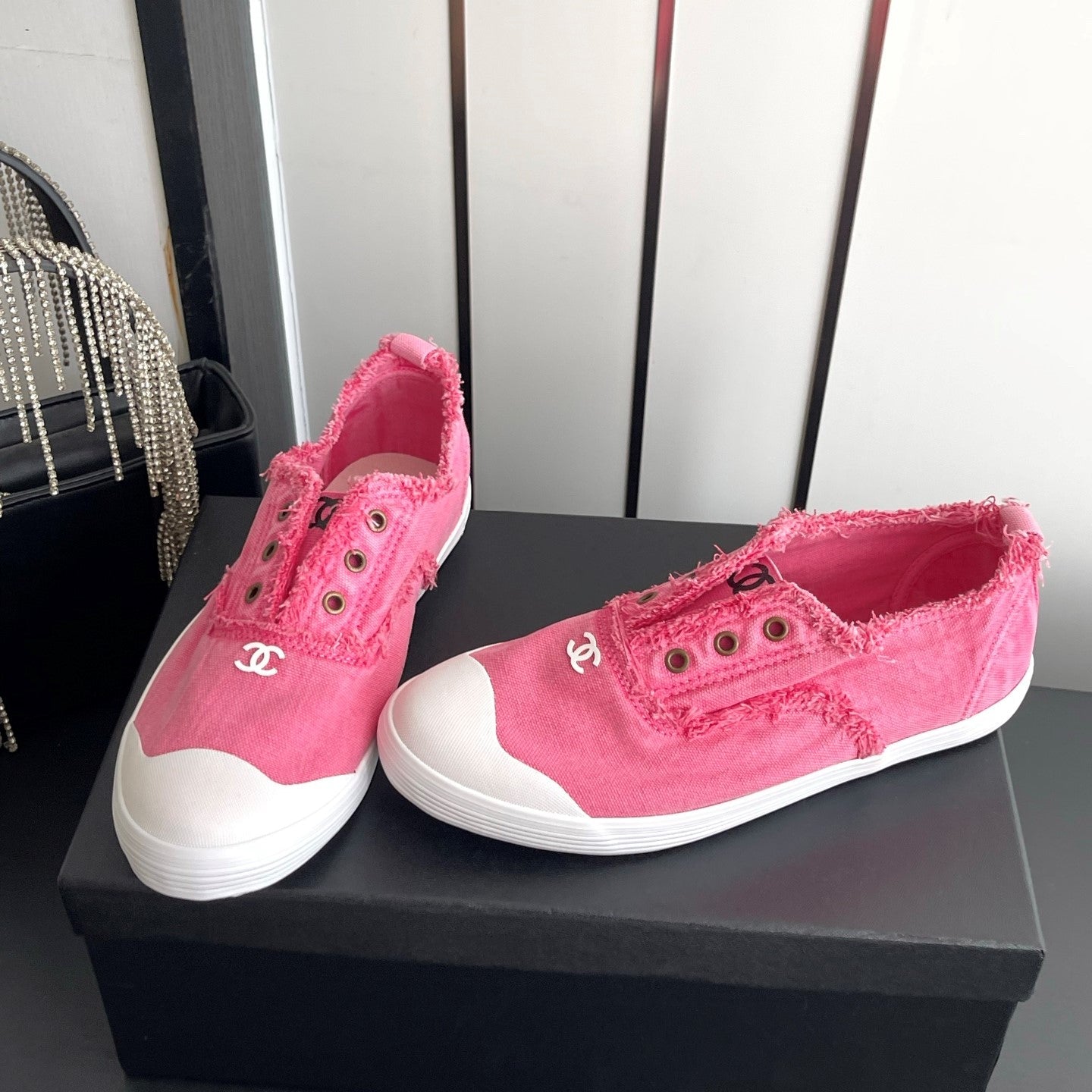 CC 26s Laceless Canvas Sneakers Pink Canvas 945158