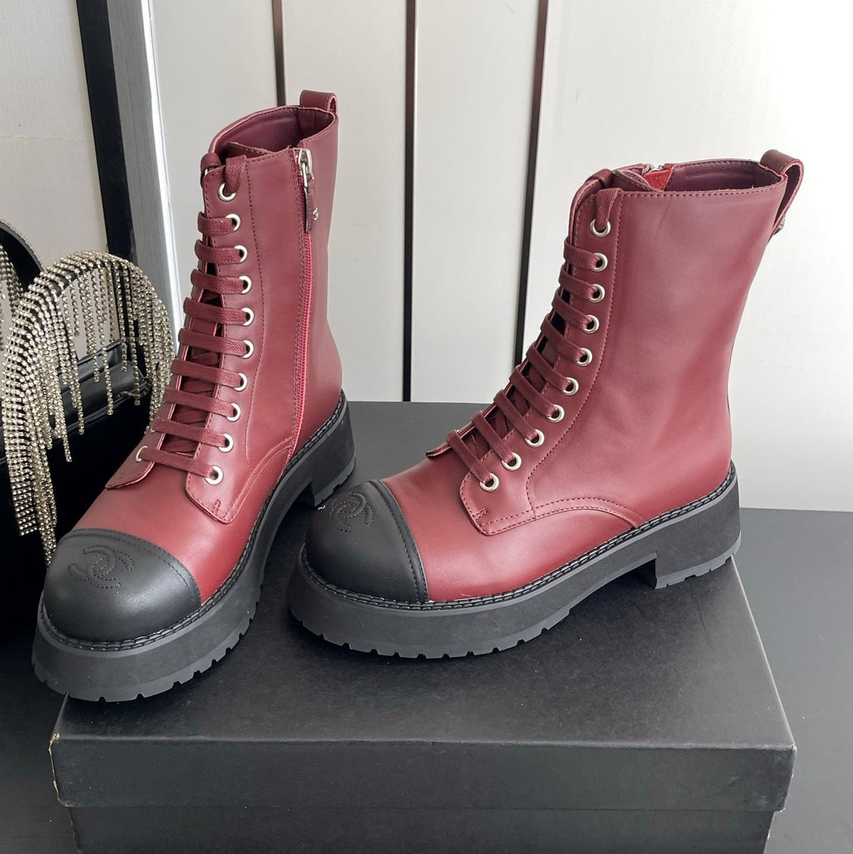 CC 26s Lace Up Combat Boots Burgundy Black Leather 110191